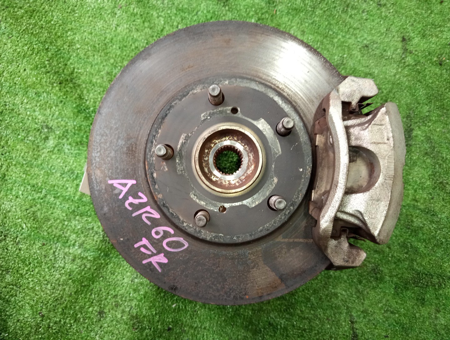 Ступица правая передняя TOYOTA NOAH, VOXY, IPSUM AZR60G, ACM21W 1AZ-FSE, 2AZ-FE 1 ракурс