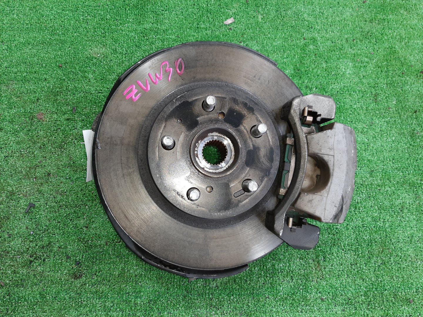 Ступица правая передняя TOYOTA CT200H, PRIUS ZWA10, ZVW35, ZVW30 2ZR-FXE 1 ракурс