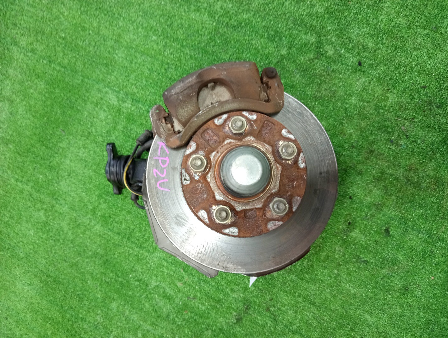 Ступица левая передняя MAZDA BONGO SK22T, SK82V, SK82T, SK22V, SKF2V, SKP2V, SKP2T, SKF2T R2, F8, RF-T, L8 1 ракурс