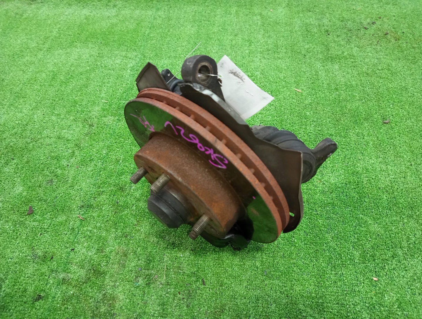 Ступица правая передняя MAZDA BONGO SK22T, SK82V, SK82T, SK22V, SKF2V, SKP2V, SKP2T, SKF2T R2, F8, RF-T, L8 3 ракурс