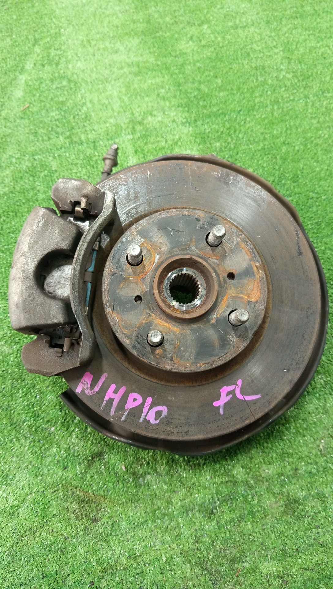 Ступица левая передняя TOYOTA AQUA NHP10 1NZ-FXE 1 ракурс