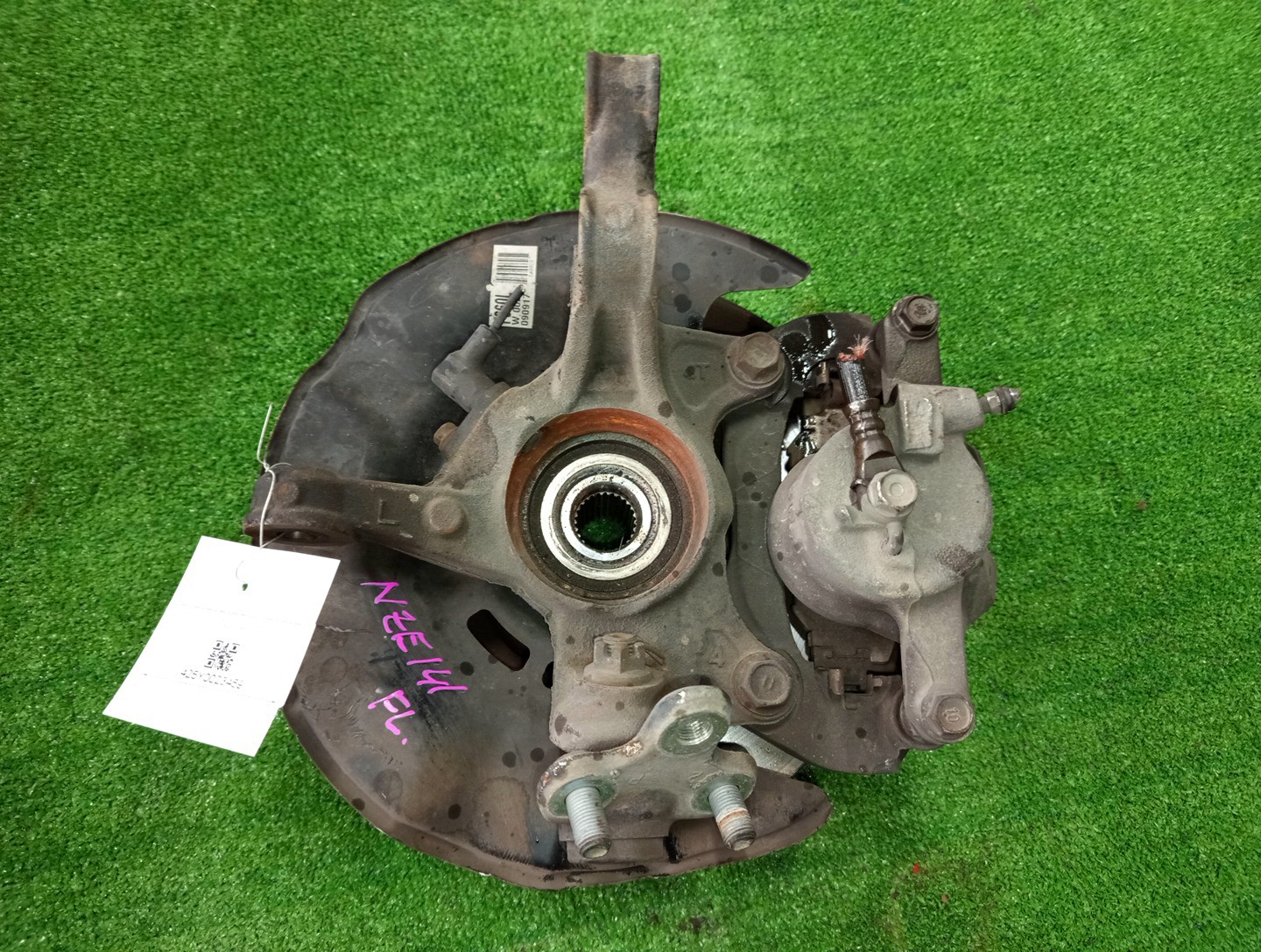 Ступица левая передняя TOYOTA AXIO, COROLLA FIELDER, COROLLA  AXIO, FIELDER NZE141, ZRE142, ZRE142G, NZE141G 1NZ-FE, 2ZR-FAE, 2ZR-FE 2 ракурс