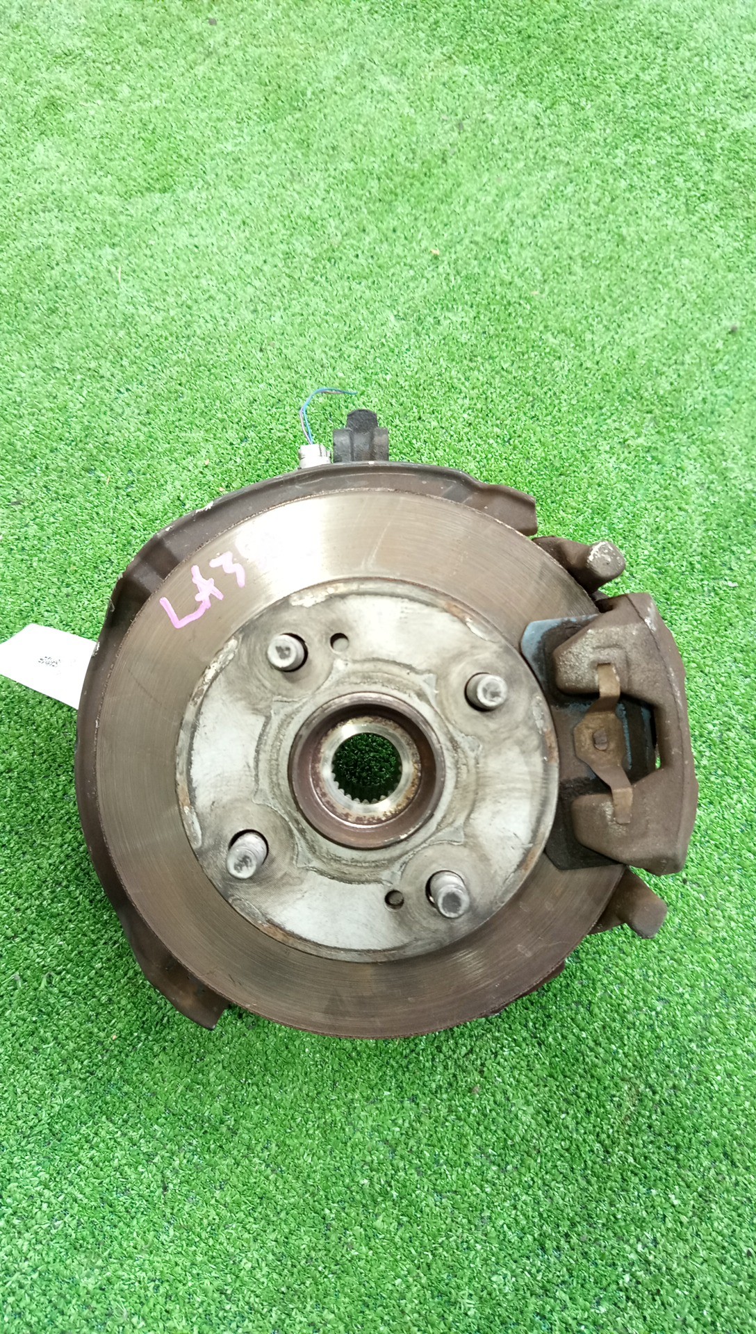 Ступица правая передняя DAIHATSU MIRA E:S LA350S KF 1 ракурс