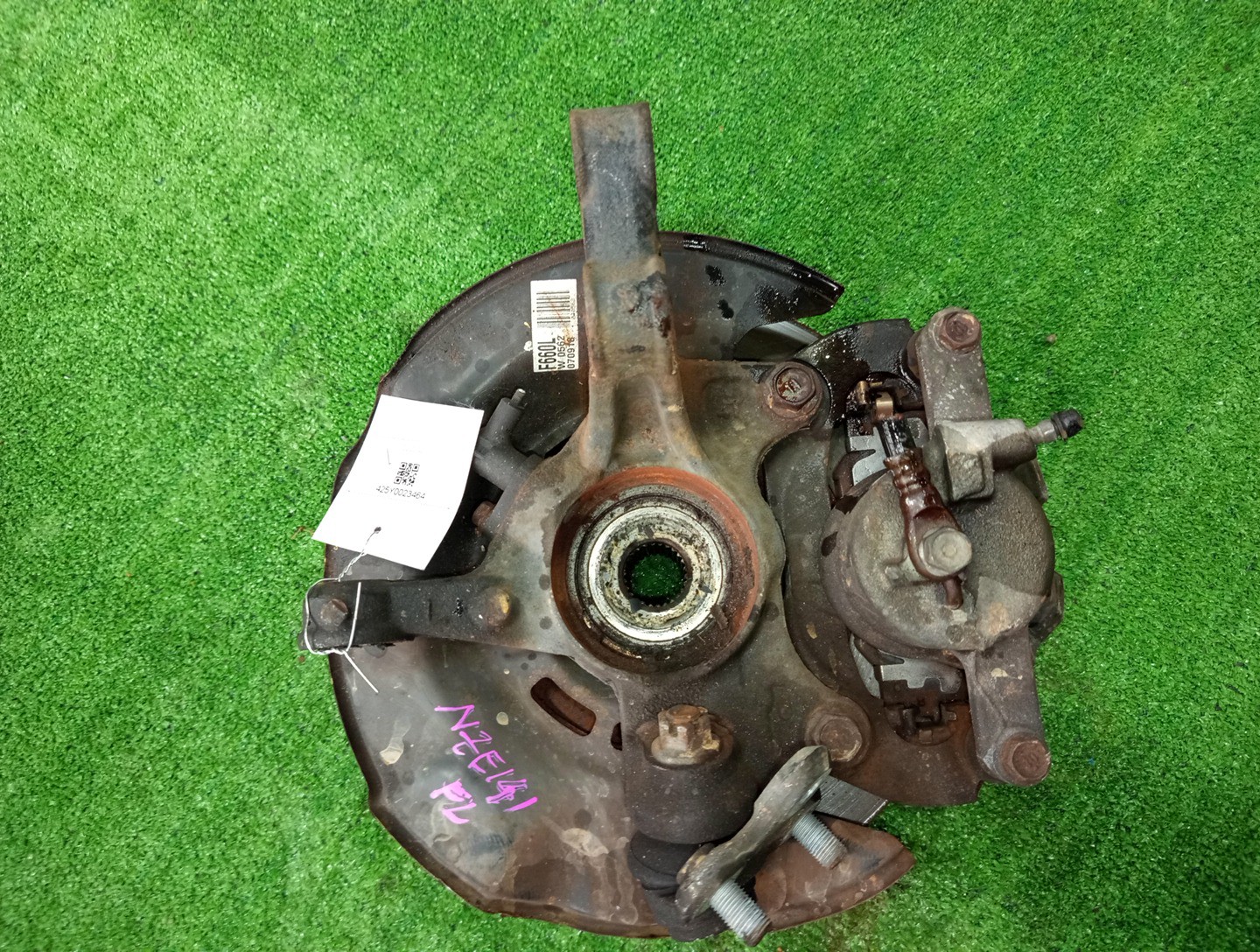 Ступица левая передняя TOYOTA AXIO, COROLLA FIELDER, COROLLA  AXIO, FIELDER NZE141, ZRE142, ZRE142G, NZE141G 1NZ-FE, 2ZR-FAE, 2ZR-FE 2 ракурс