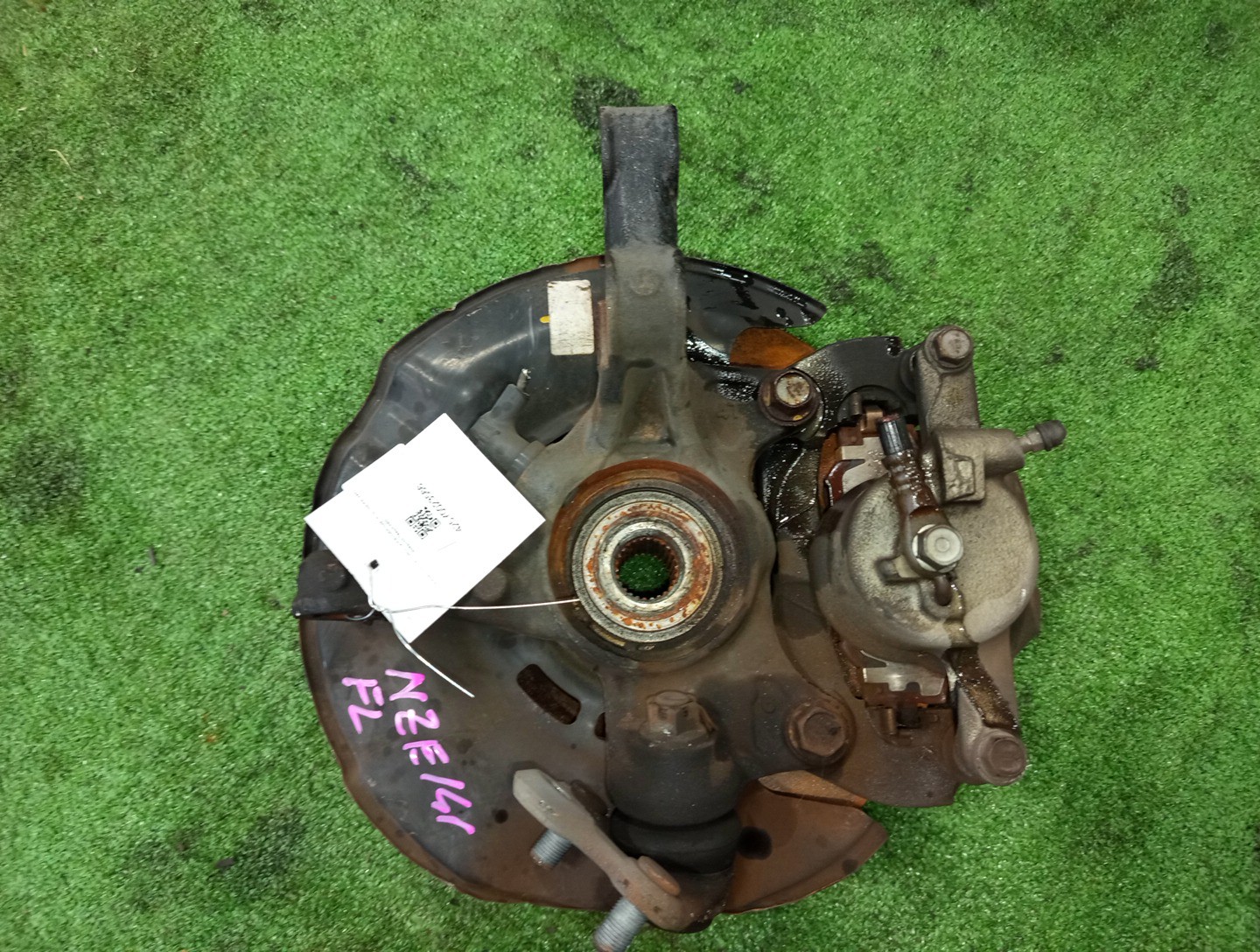 Ступица левая передняя TOYOTA AXIO, COROLLA FIELDER, COROLLA  AXIO, FIELDER NZE141, ZRE142, ZRE142G, NZE141G 1NZ-FE, 2ZR-FAE, 2ZR-FE 2 ракурс