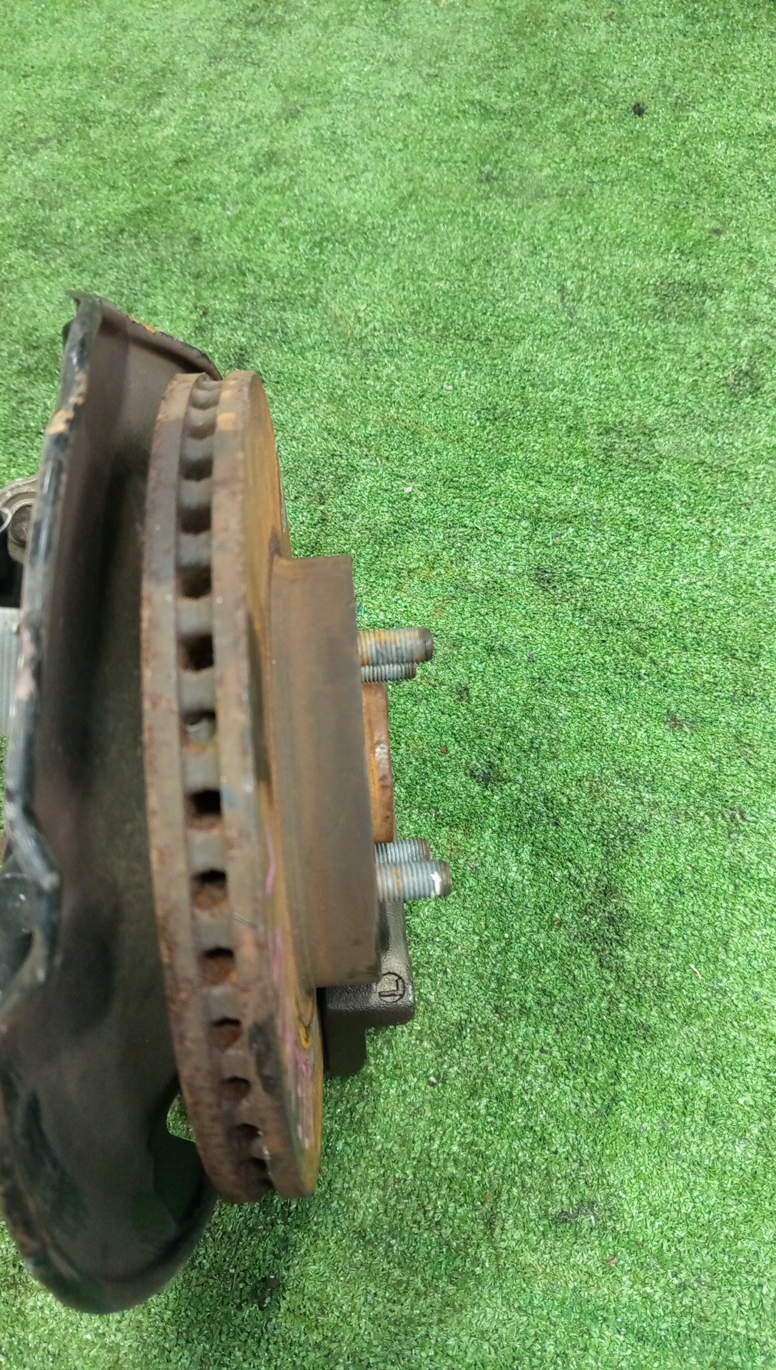 Ступица левая передняя TOYOTA AXIO, COROLLA FIELDER, COROLLA  AXIO, FIELDER NZE141, ZRE142, ZRE142G, NZE141G 1NZ-FE, 2ZR-FAE, 2ZR-FE 2 ракурс