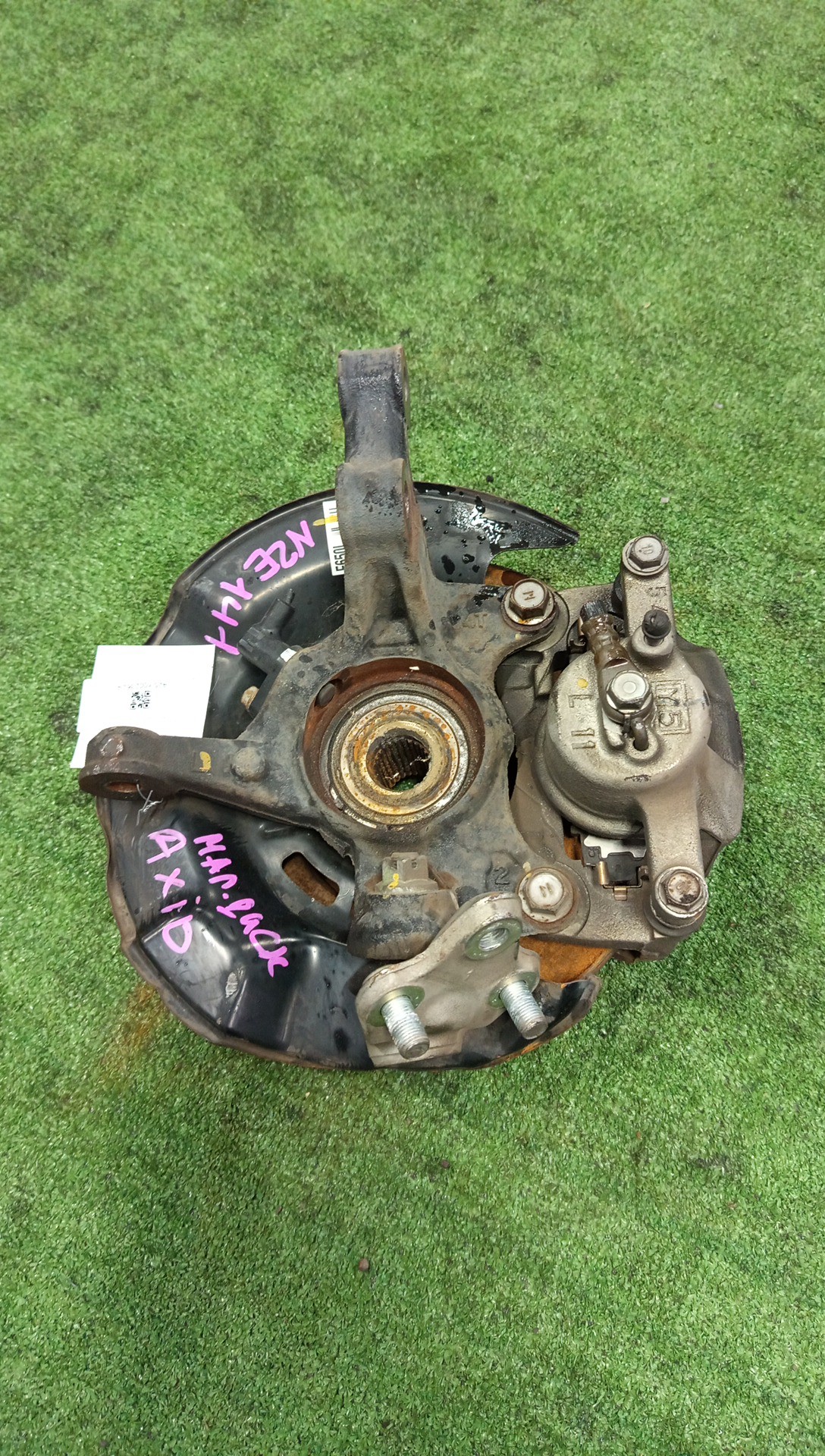 Ступица левая передняя TOYOTA AXIO, COROLLA FIELDER, COROLLA  AXIO, FIELDER NZE141, ZRE142, ZRE142G, NZE141G 1NZ-FE, 2ZR-FAE, 2ZR-FE 3 ракурс