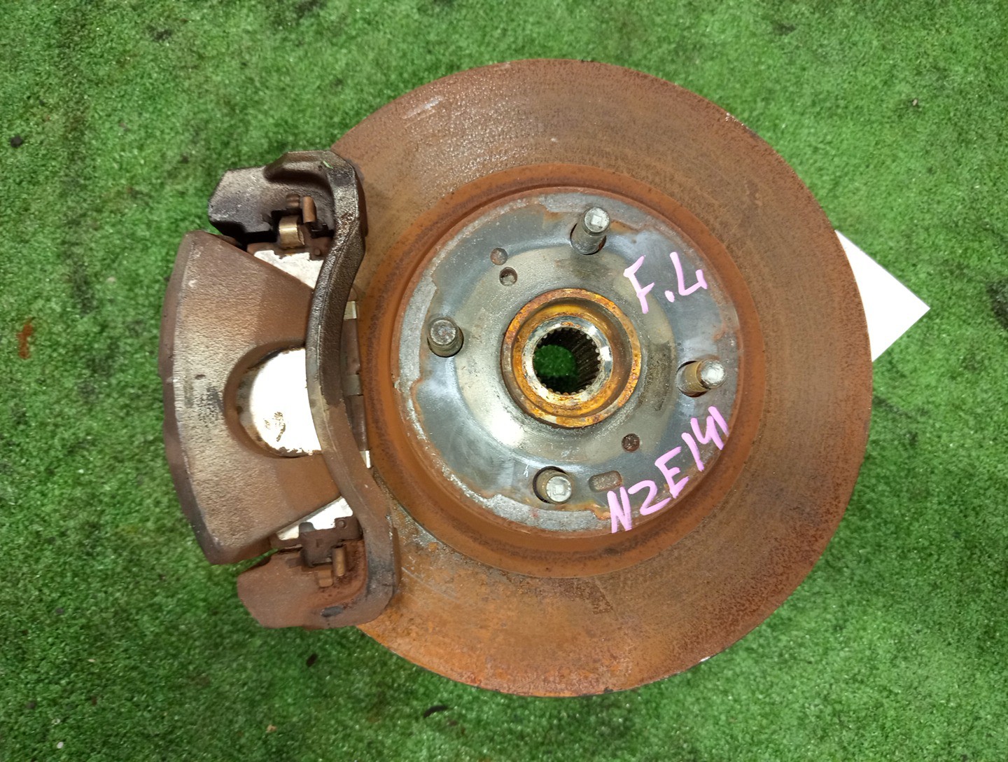 Ступица левая передняя TOYOTA AXIO, COROLLA FIELDER, COROLLA  AXIO, FIELDER NZE141, ZRE142, ZRE142G, NZE141G 1NZ-FE, 2ZR-FAE, 2ZR-FE 1 ракурс