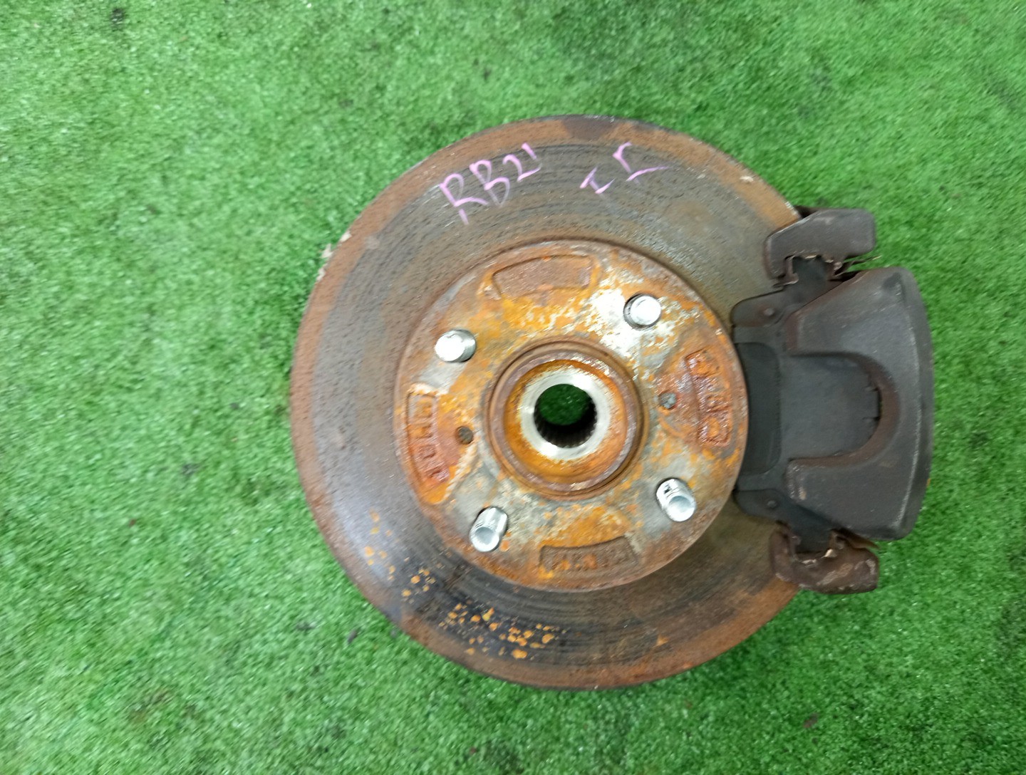 Ступица правая передняя SUZUKI AERIO RC51S, RB21S, RA21S, RD51S M18A, M15A 1 ракурс