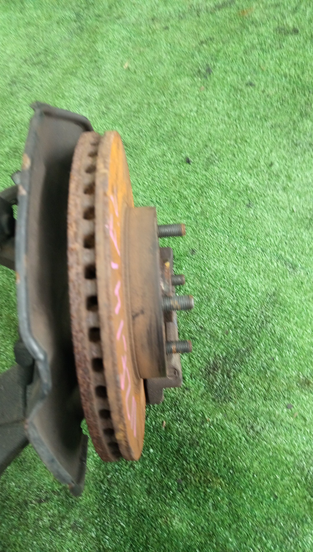 Ступица левая передняя TOYOTA AXIO, COROLLA FIELDER, COROLLA  AXIO, FIELDER NZE141, ZRE142, ZRE142G, NZE141G 1NZ-FE, 2ZR-FAE, 2ZR-FE 2 ракурс