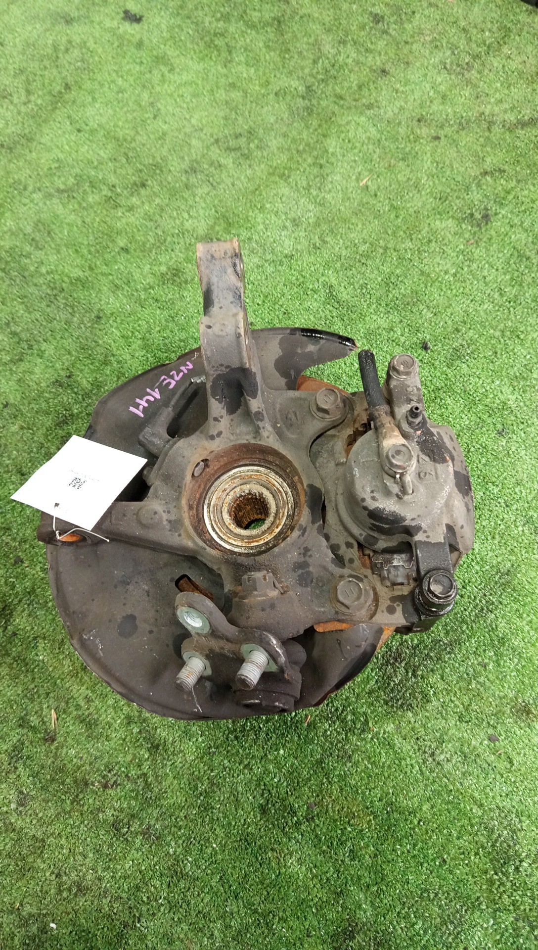Ступица левая передняя TOYOTA AXIO, COROLLA FIELDER, COROLLA  AXIO, FIELDER NZE141, ZRE142, ZRE142G, NZE141G 1NZ-FE, 2ZR-FAE, 2ZR-FE 3 ракурс