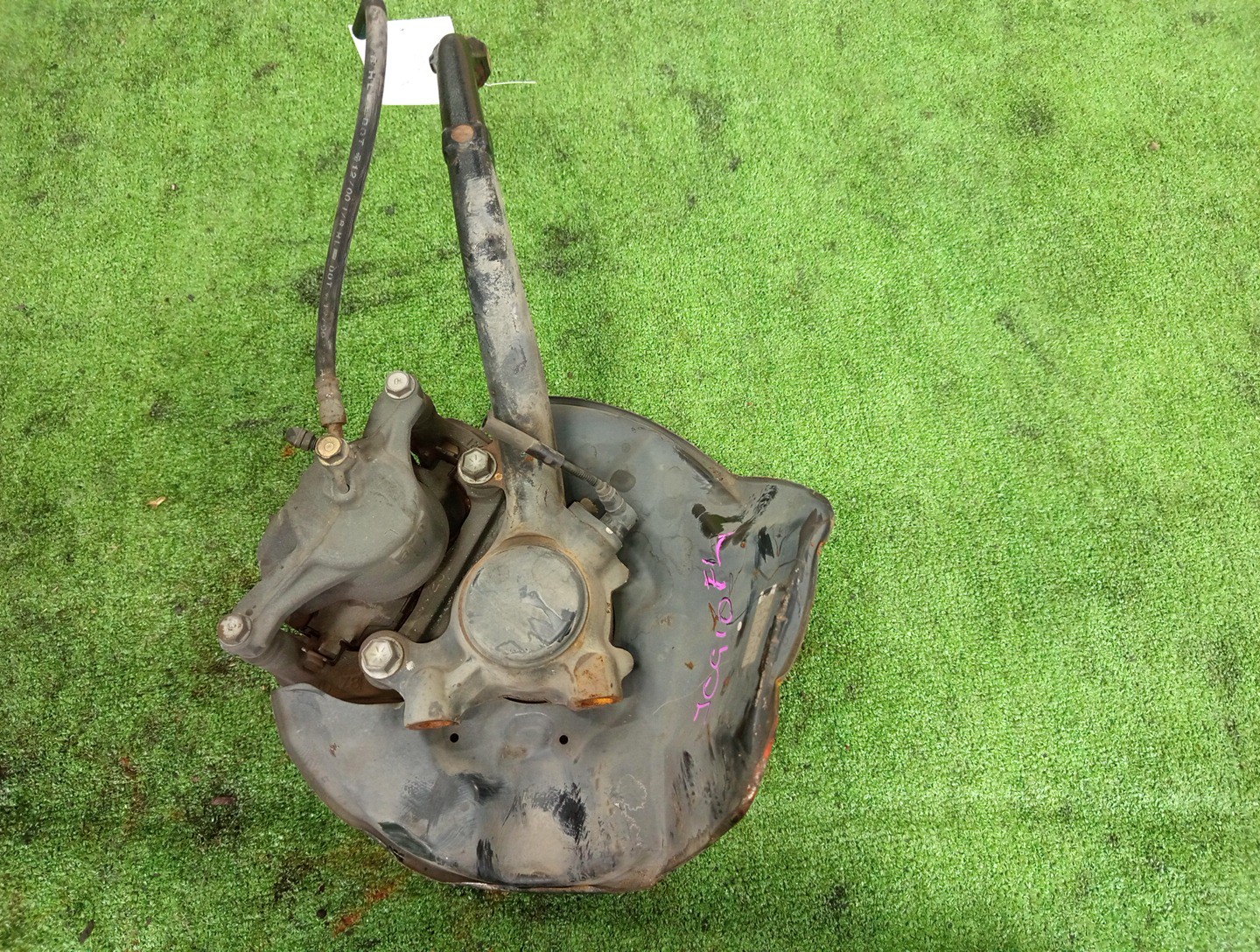 Ступица левая передняя TOYOTA BREVIS, CROWN, MARK II BLIT, PROGRES, ALTEZZA, VEROSSA, MARK II JCG10, JCG11, GS171, JZS175, JZS171, JZX110W, GX110W, GXE10, GX110, JZX110 1JZ-FSE, 2JZ-FSE, 1G-FE, 1JZ-GE, 2JZ-GE 2 ракурс