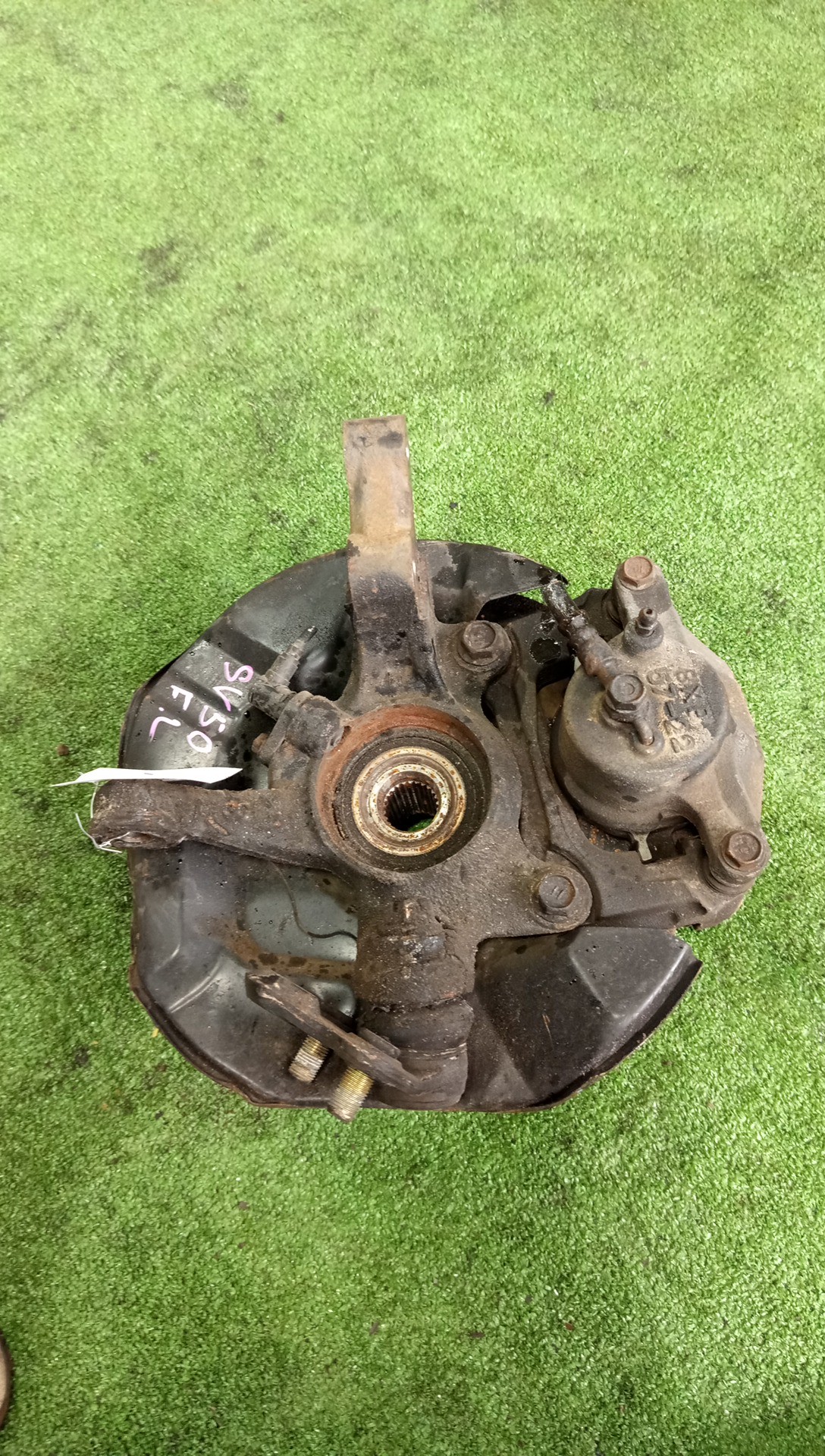 Ступица левая передняя TOYOTA VISTA, VISTA ARDEO AZV50, SV50, SV50G, AZV50G 1AZ-FSE, 3S-FSE 3 ракурс