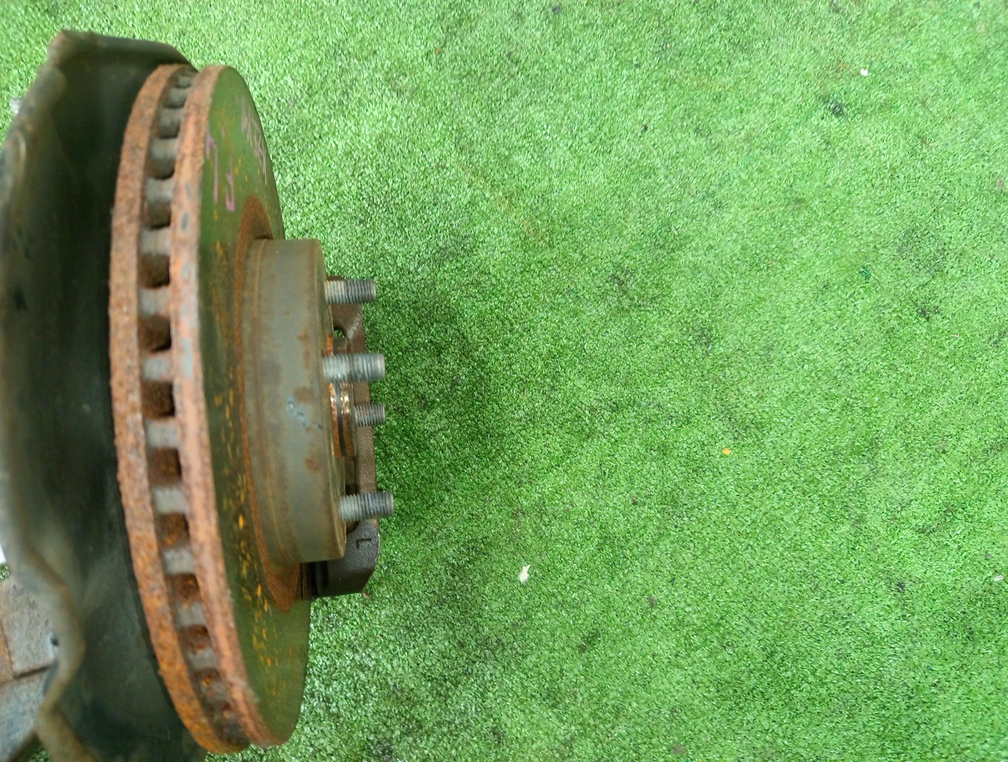Ступица левая передняя TOYOTA AXIO, COROLLA FIELDER, COROLLA  AXIO, FIELDER NZE141, ZRE142, ZRE142G, NZE141G 1NZ-FE, 2ZR-FAE, 2ZR-FE 3 ракурс