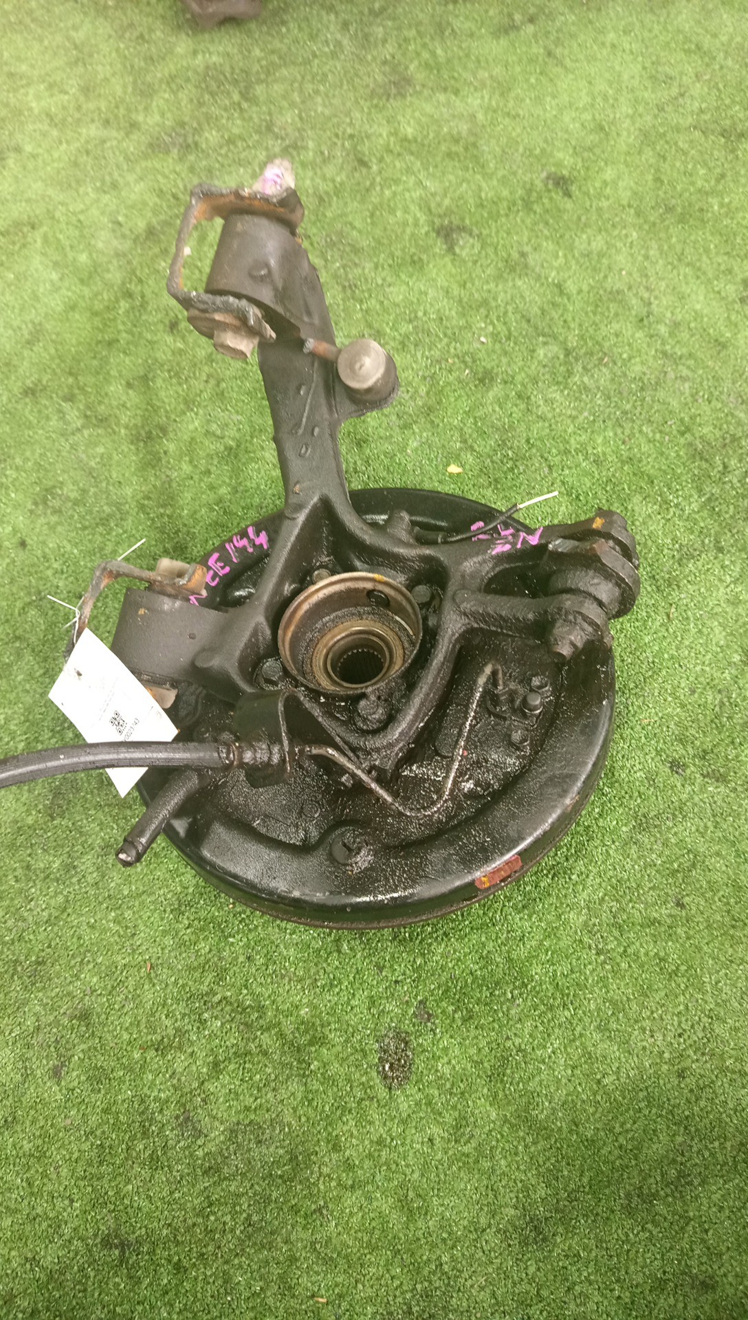 Ступица левая задняя TOYOTA AXIO, COROLLA FIELDER, COROLLA  AXIO, FIELDER NZE144, ZRE144, ZRE144G, NZE144G 1NZ-FE, 2ZR-FAE, 2ZR-FE 2 ракурс
