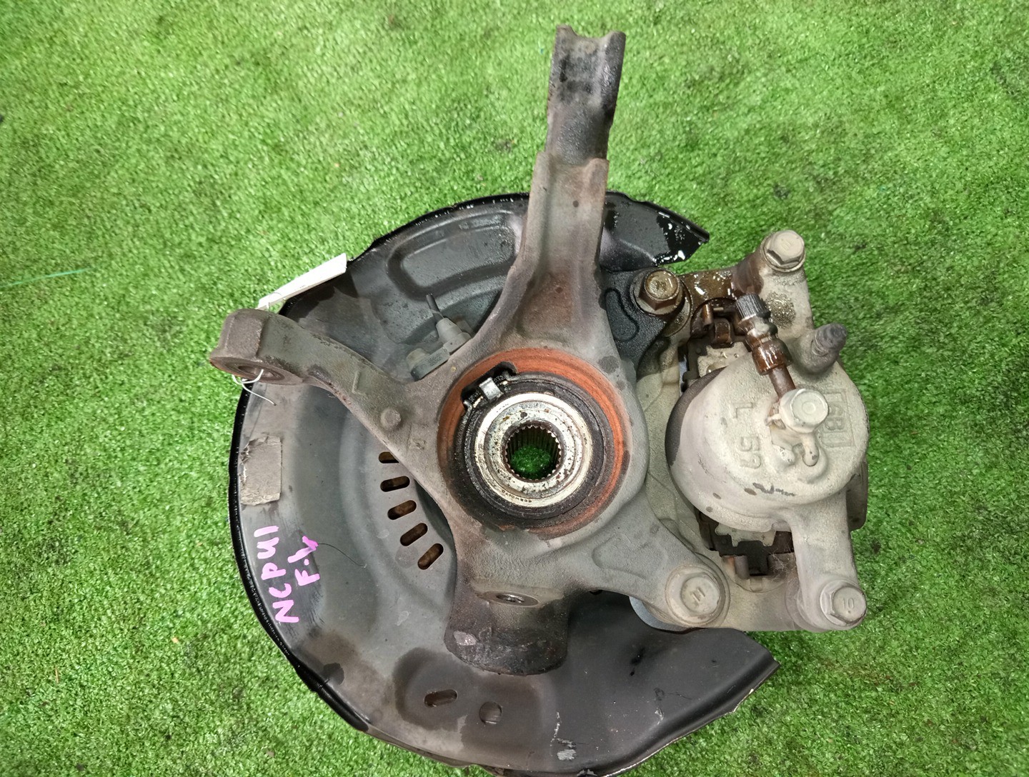 Ступица левая передняя TOYOTA PORTE, SPADE NCP141, NSP140, NSP141 1NZ-FE, 1NR-FE, 2NR-FKE 2 ракурс