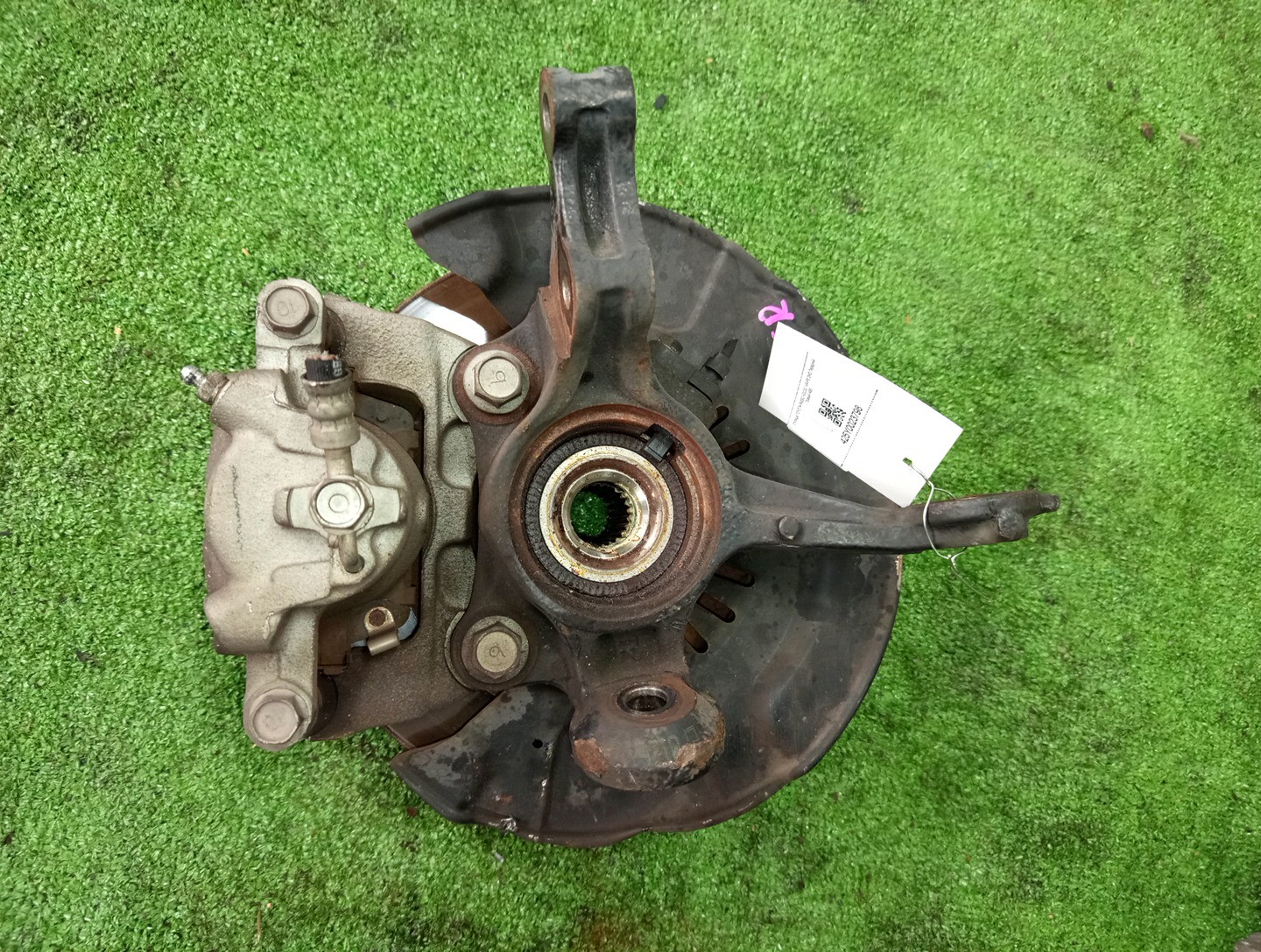 Ступица правая передняя TOYOTA PASSO KGC30 1KR-FE 2 ракурс