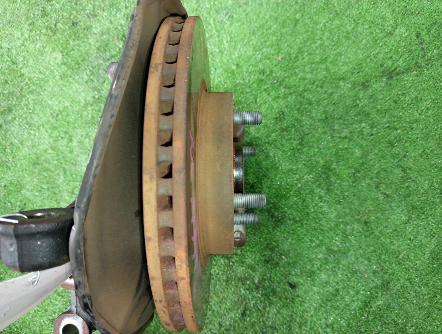 Ступица левая передняя TOYOTA PORTE, SPADE NCP141, NSP140, NSP141 1NZ-FE, 1NR-FE, 2NR-FKE 3 ракурс