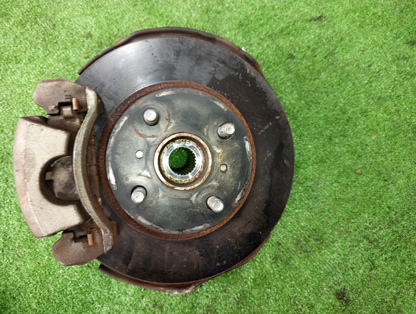 Ступица левая передняя TOYOTA PORTE, SPADE NCP141, NSP140, NSP141 1NZ-FE, 1NR-FE, 2NR-FKE 1 ракурс