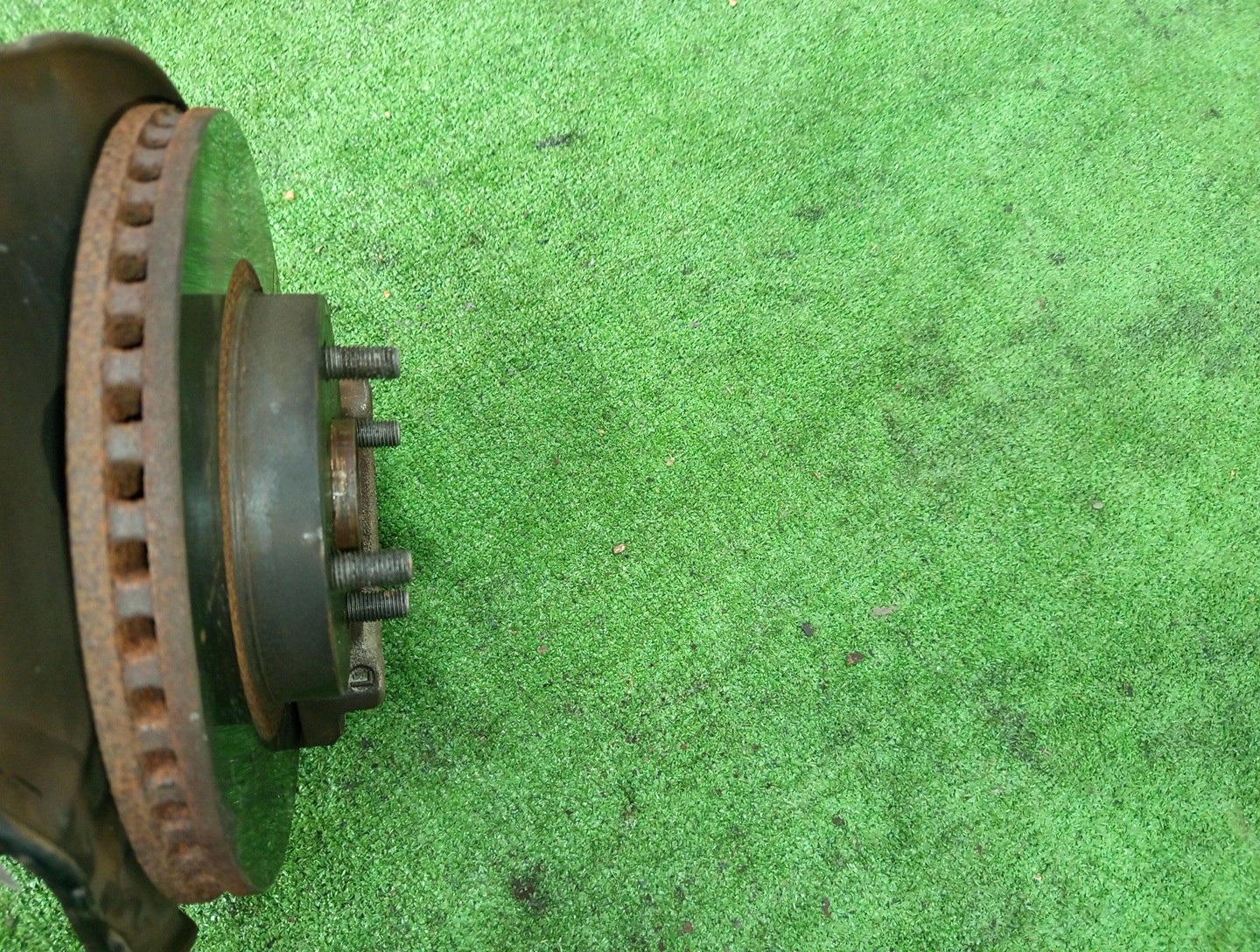 Ступица левая передняя TOYOTA PORTE, SPADE NCP141, NSP140, NSP141 1NZ-FE, 1NR-FE, 2NR-FKE 3 ракурс