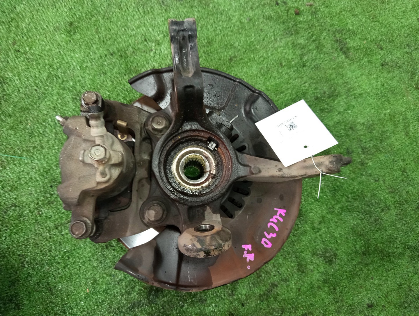 Ступица правая передняя TOYOTA PASSO KGC30 1KR-FE 2 ракурс