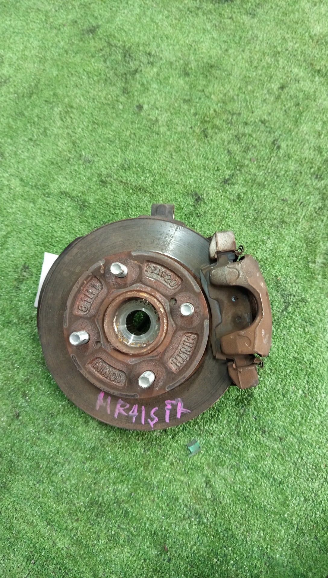 Ступица правая передняя SUZUKI HUSTLER MR41S R06A 1 ракурс