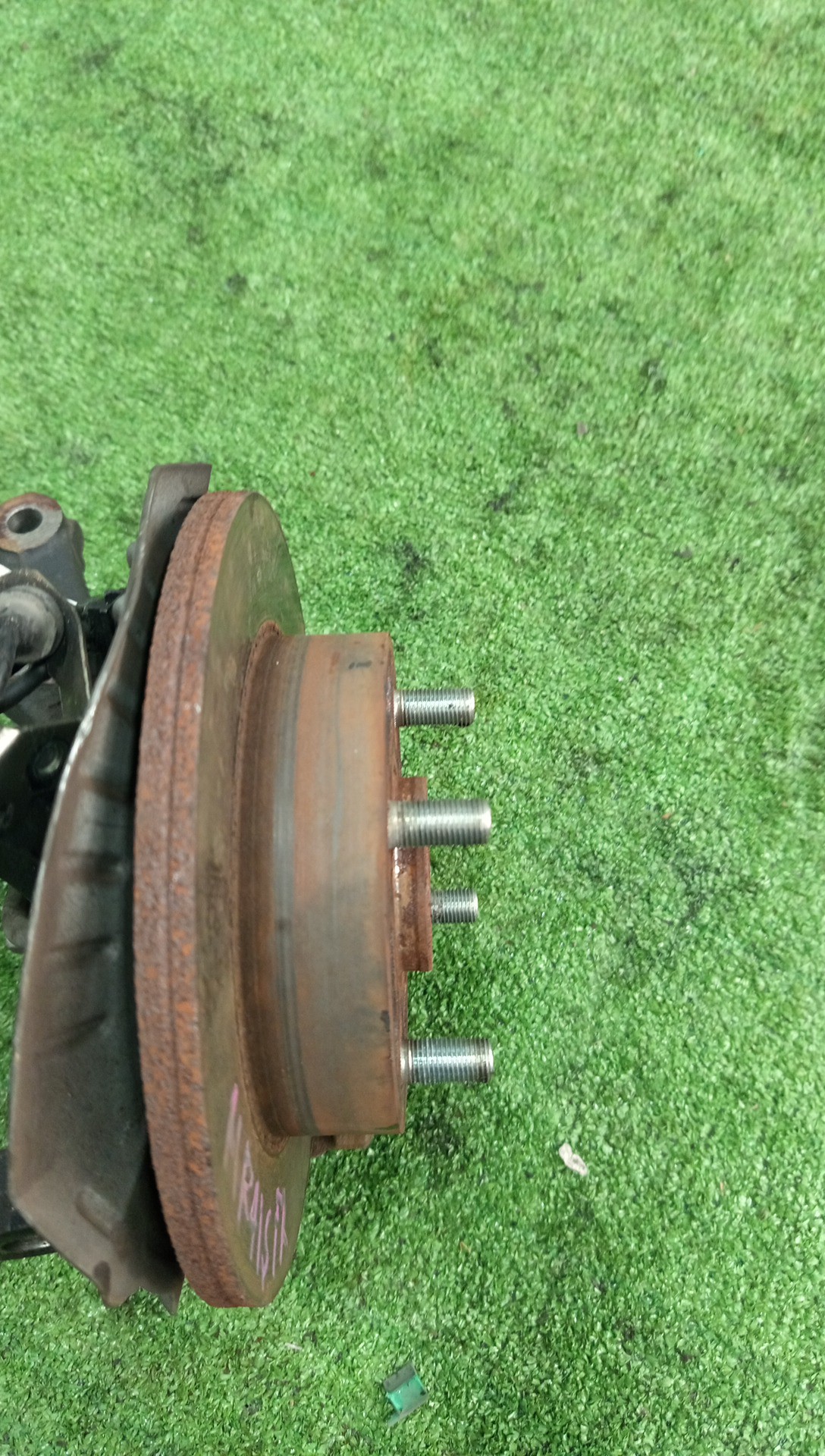 Ступица правая передняя SUZUKI HUSTLER MR41S R06A 2 ракурс