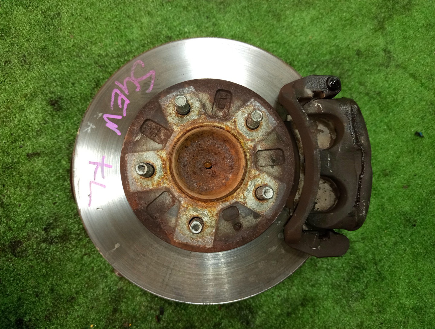 Ступица левая передняя MAZDA BONGO FRIENDEE SGE3, SGEW, SGLW, SGL5, SGL3 FE, WL-T 1 ракурс