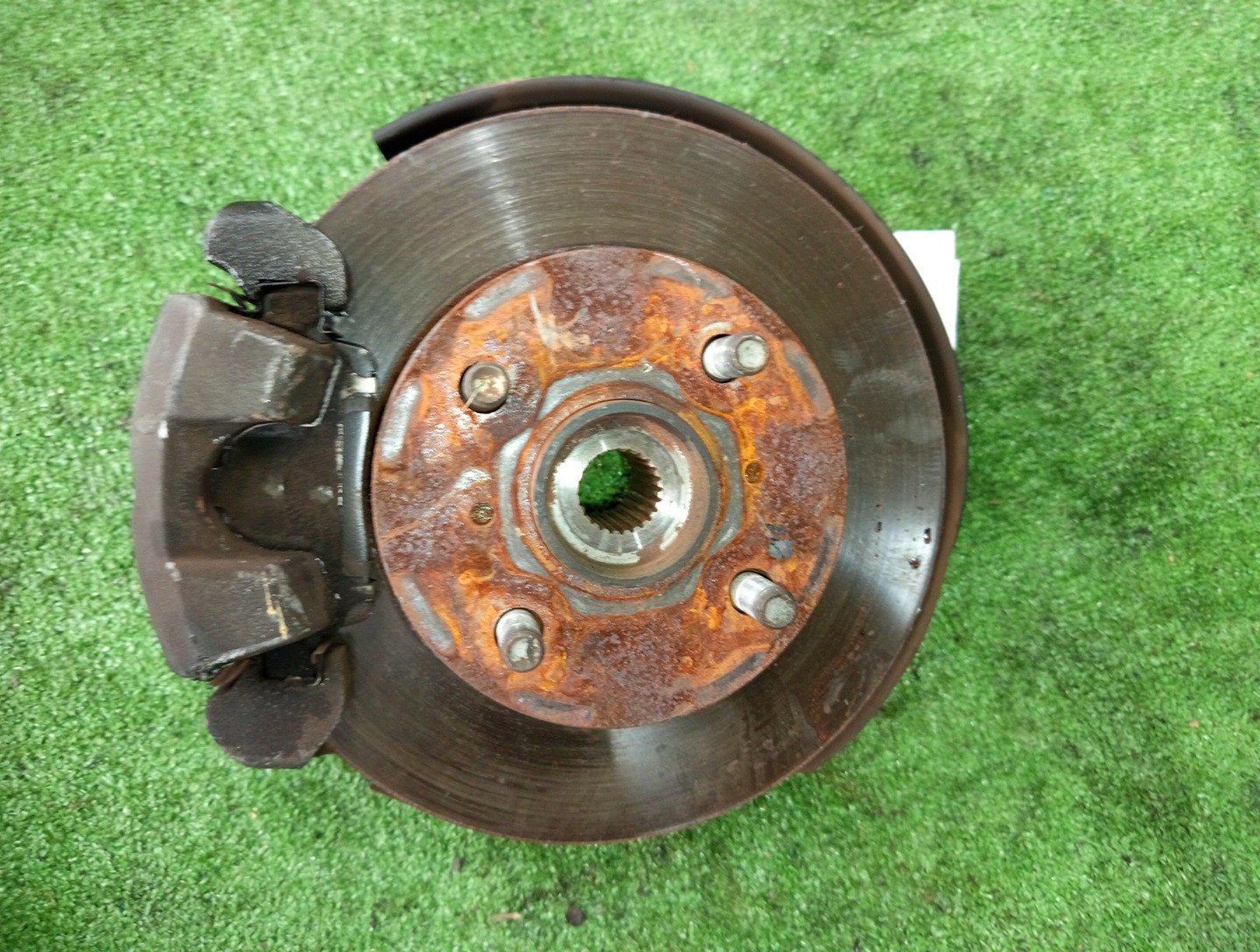 Ступица левая передняя TOYOTA PLATZ, VITZ SCP11, SCP10, SCP13 1SZ-FE, 2SZ-FE 1 ракурс