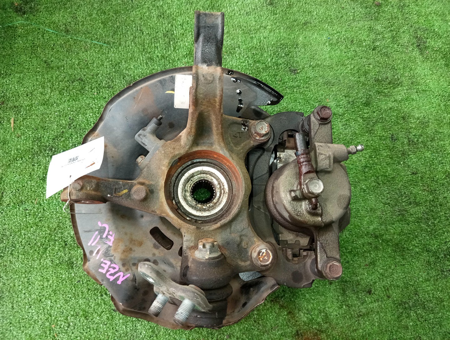 Ступица левая передняя TOYOTA AXIO, COROLLA FIELDER, COROLLA  AXIO, FIELDER NZE141, ZRE142, ZRE142G, NZE141G 1NZ-FE, 2ZR-FAE, 2ZR-FE 2 ракурс