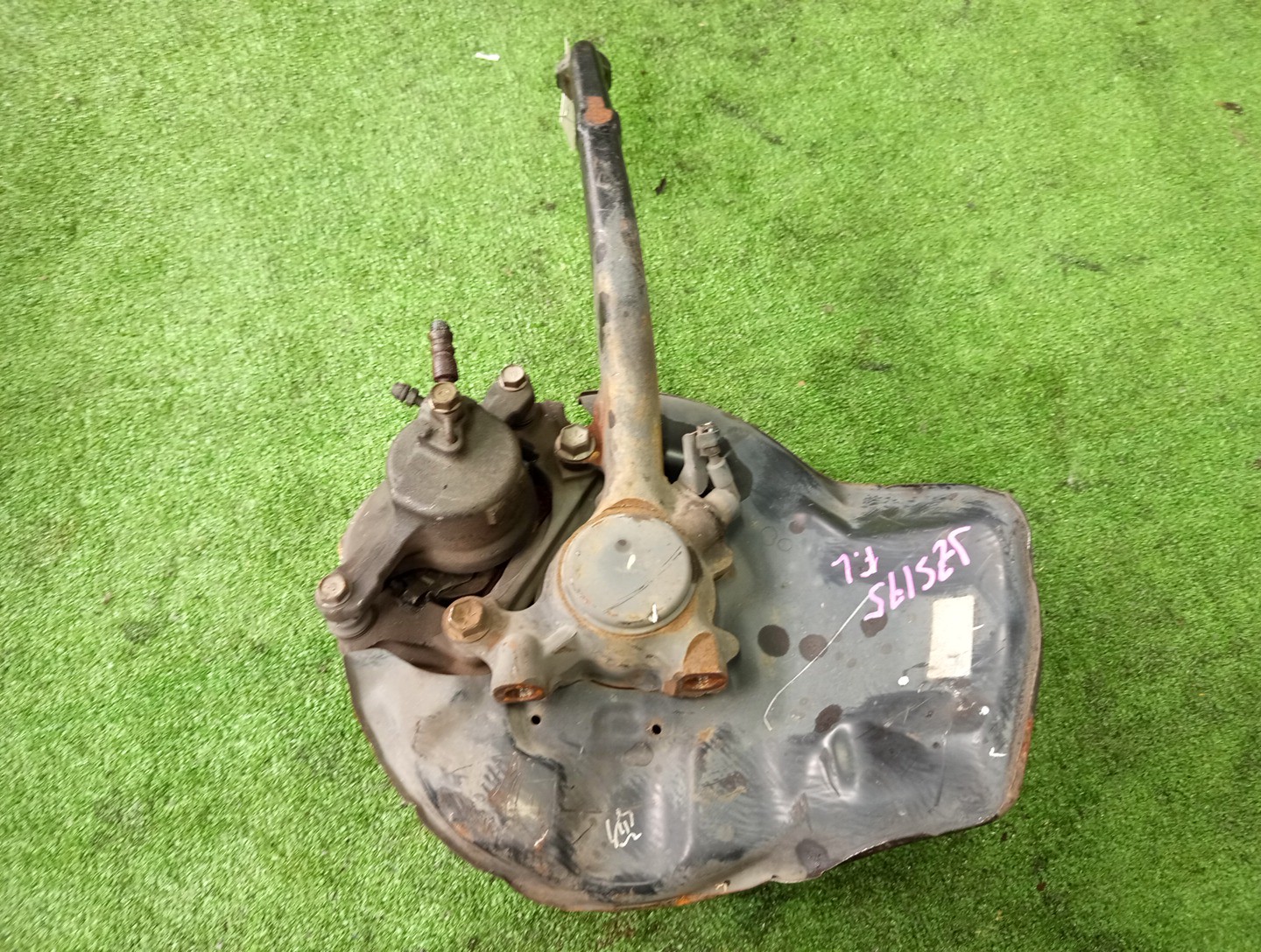 Ступица левая передняя TOYOTA BREVIS, CROWN, MARK II BLIT, PROGRES, ALTEZZA, VEROSSA, MARK II JCG10, JCG11, GS171, JZS175, JZS171, JZX110W, GX110W, GXE10, GX110, JZX110 1JZ-FSE, 2JZ-FSE, 1G-FE, 1JZ-GE, 2JZ-GE 2 ракурс
