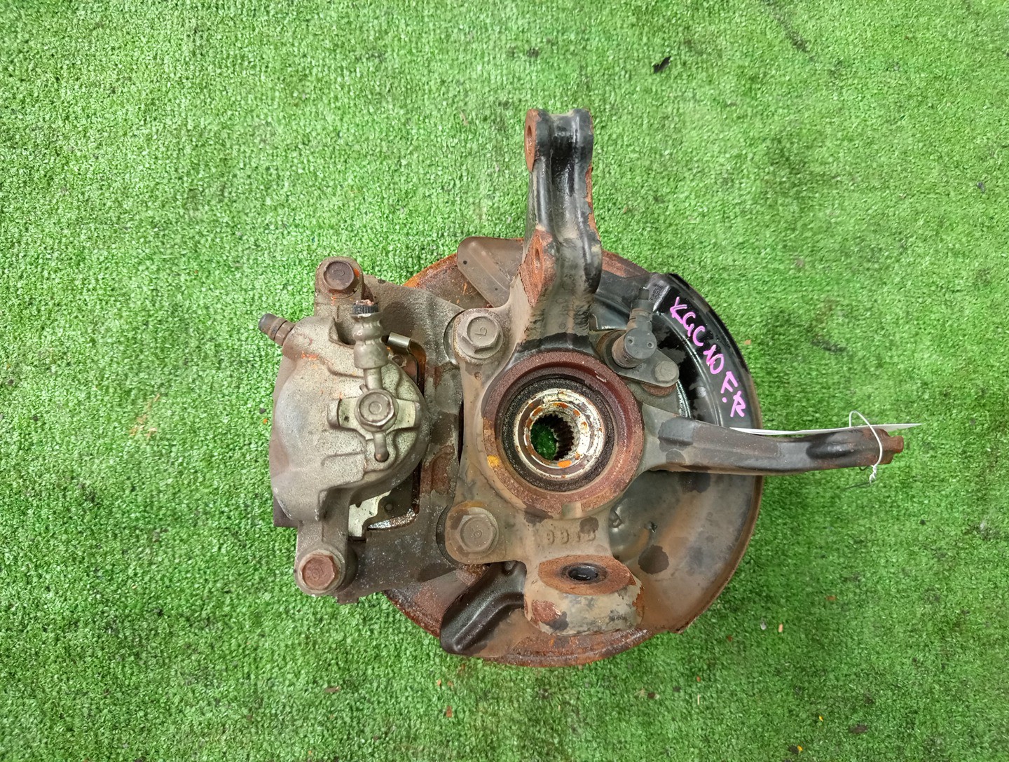 Ступица правая передняя TOYOTA PASSO, BOON KGC15, KGC10, QNC10, M301S, M310S, M300S 1KR-FE, K3-VE 2 ракурс