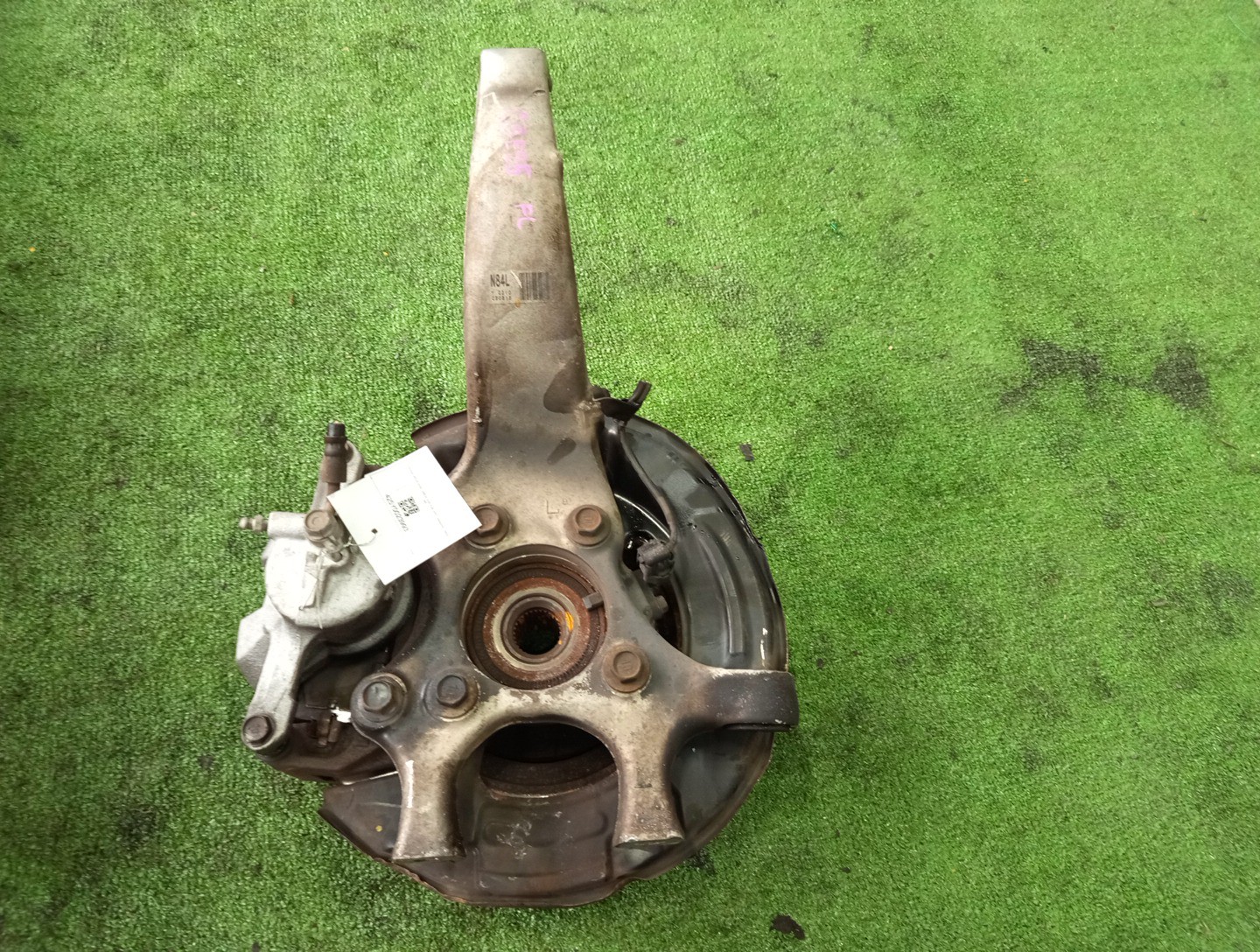 Ступица левая передняя LEXUS IS250 GSE25 4GR-FSE 2 ракурс