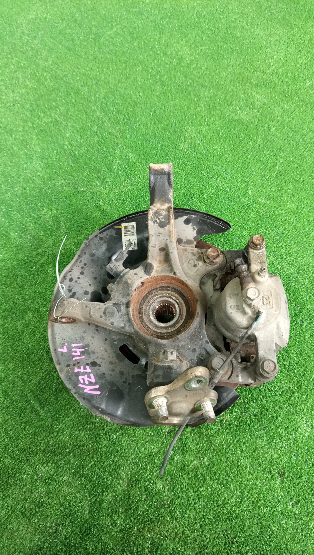 Ступица левая передняя TOYOTA COROLLA  AXIO NZE141 1NZ-FE 3 ракурс