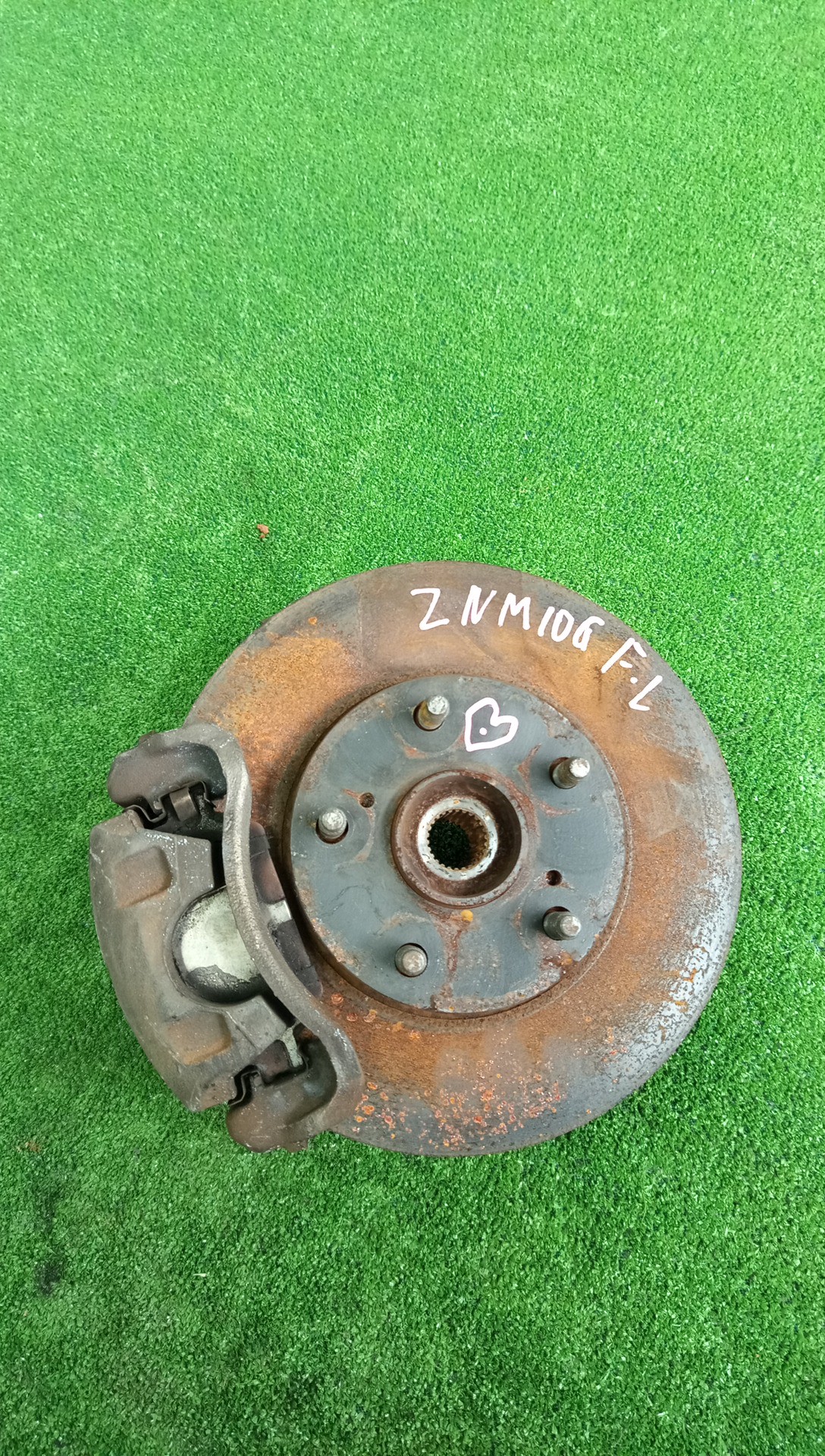 Ступица левая передняя TOYOTA ISIS ZNM10G 1ZZ-FE 1 ракурс