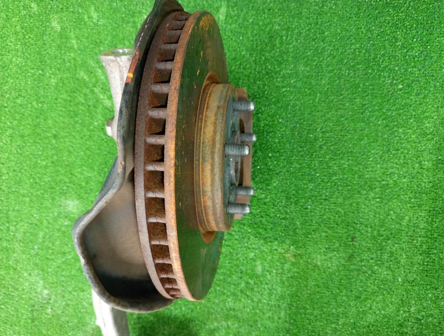 Ступица правая передняя TOYOTA MARK X GRX120 4GR-FSE 3 ракурс