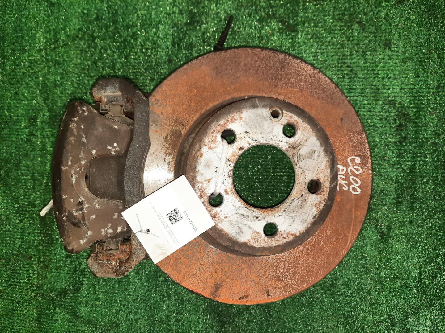 Суппорт тормозной правый передний MERCEDES-BENZ C-Class S204 M271.860 A2044212481 1 ракурс