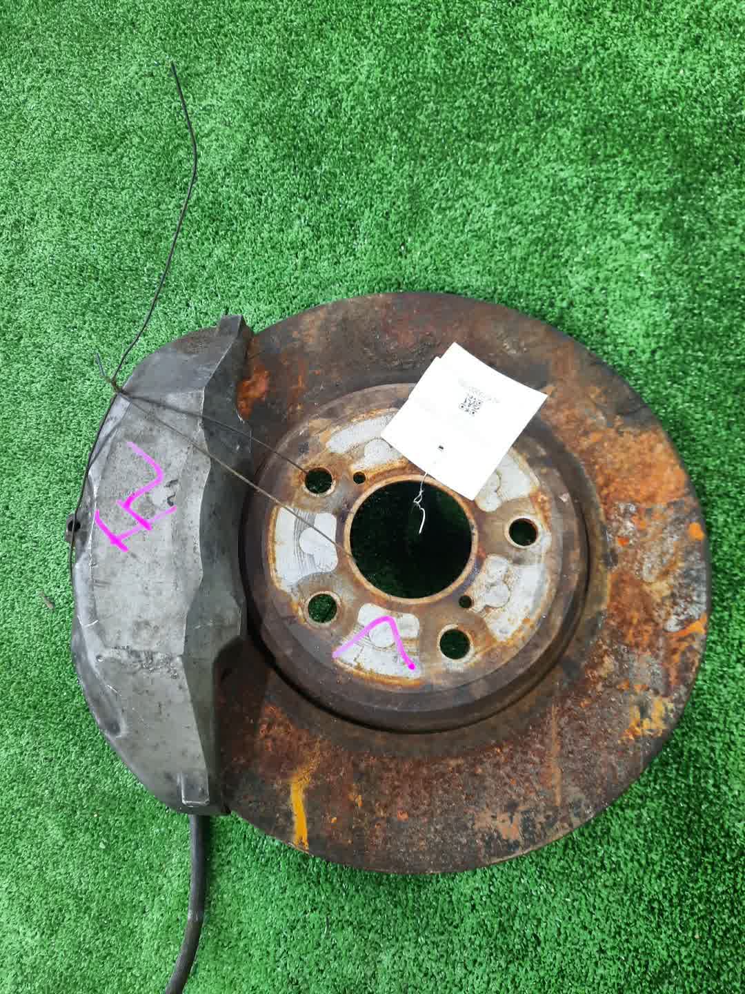 Суппорт тормозной левый передний TOYOTA CELSIOR UCF30 3UZ-FE 1 ракурс