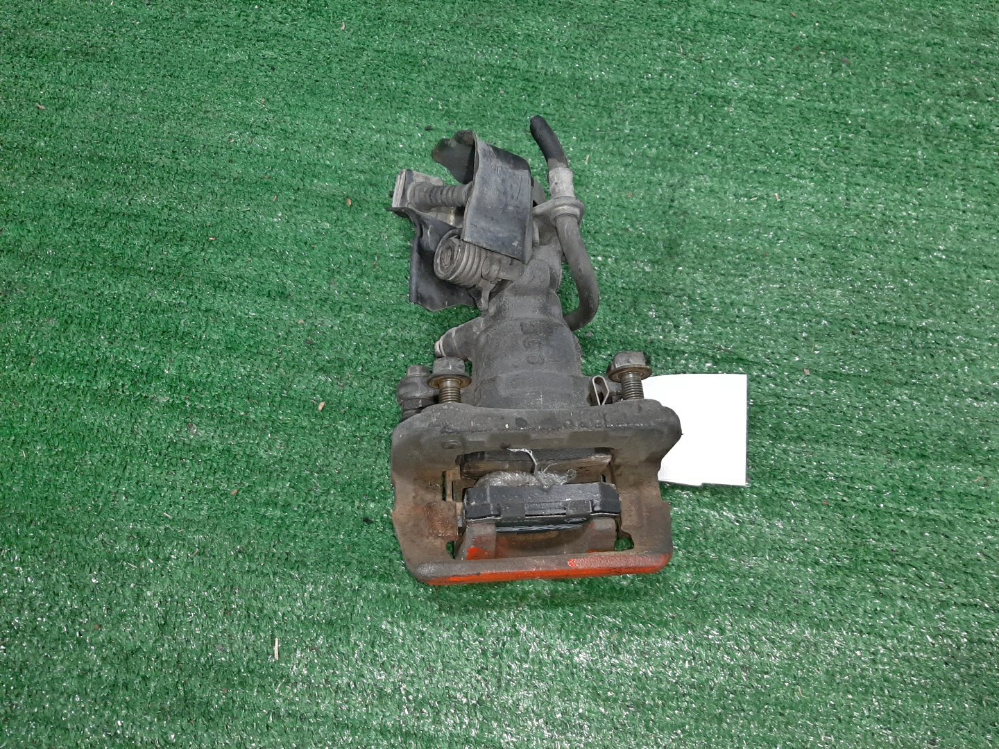 Суппорт тормозной правый задний HONDA S2000 AP1 F20C 3 ракурс