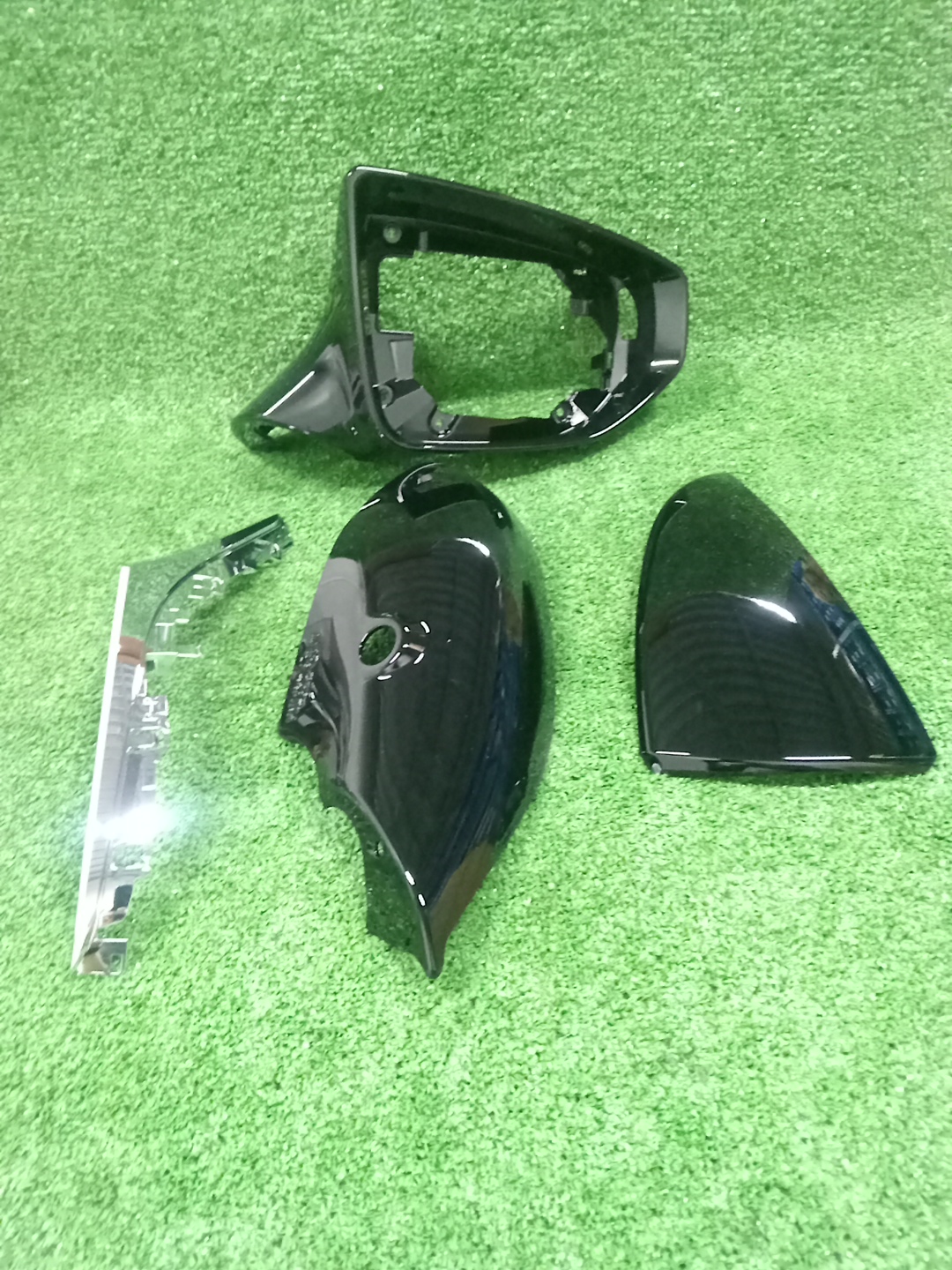 Крышка зеркала заднего вида правая LEXUS UX250H MZAH10 8791A-50830-C0 1 ракурс