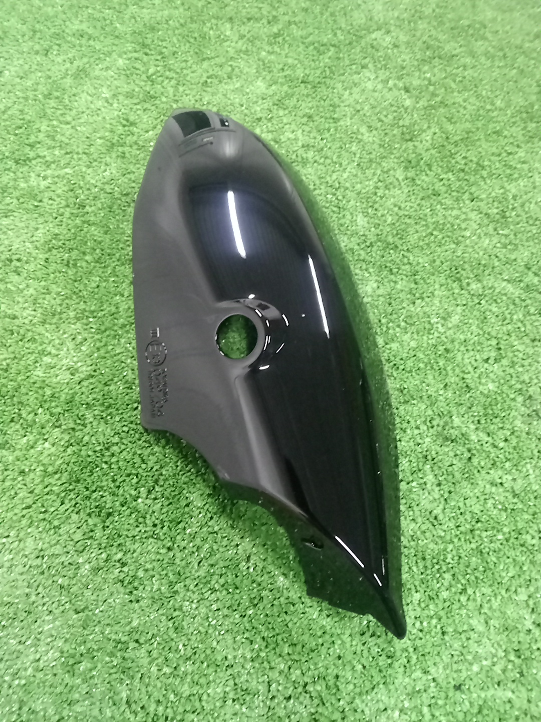 Крышка зеркала заднего вида правая LEXUS UX250H MZAH10 8791A-50830-C0 2 ракурс