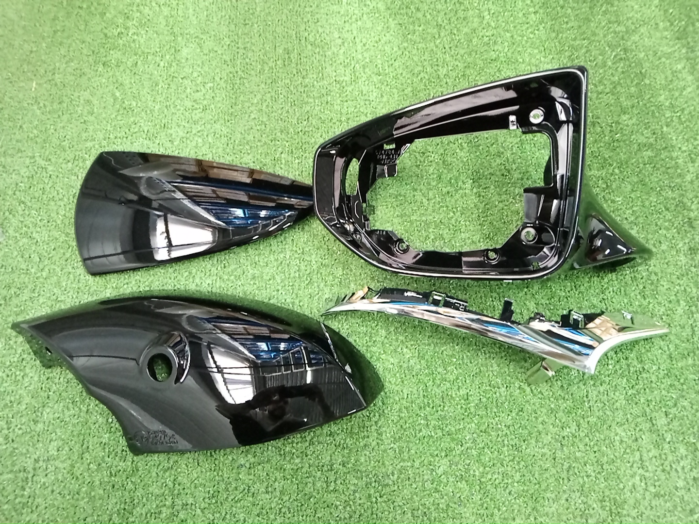 Крышка зеркала заднего вида левая LEXUS UX250H MZAH10 8794A-50780-C0 1 ракурс
