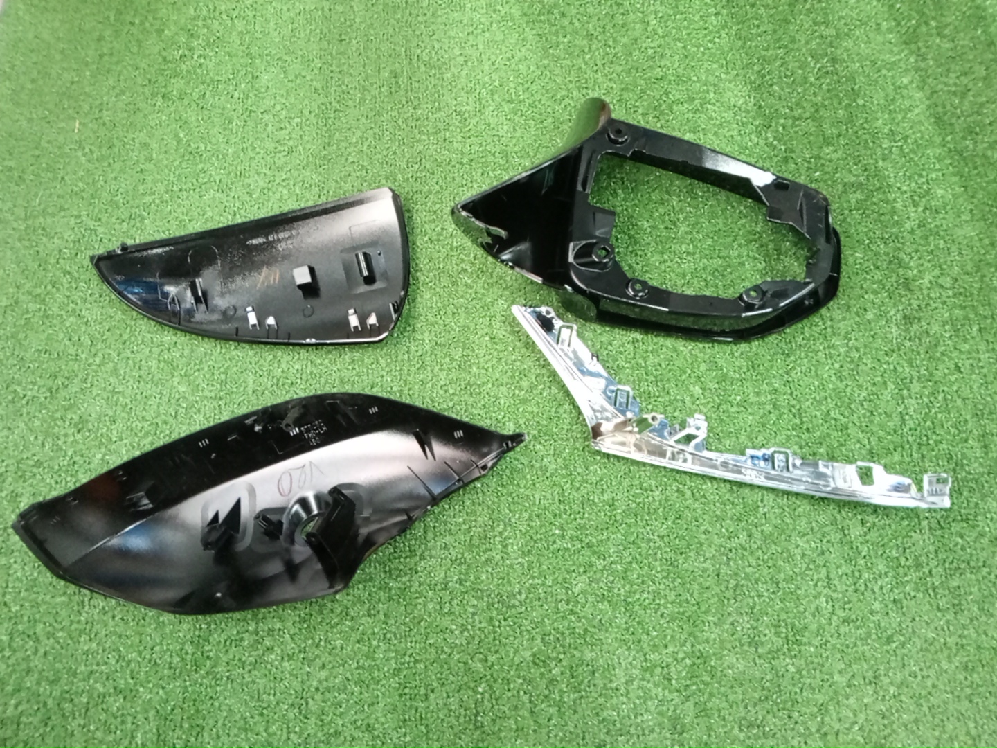 Крышка зеркала заднего вида левая LEXUS UX250H MZAH10 8794A-50780-C0 2 ракурс