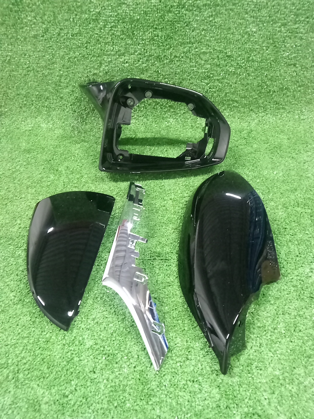 Крышка зеркала заднего вида левая LEXUS UX250H MZAH10 8794A-11010-C0 1 ракурс
