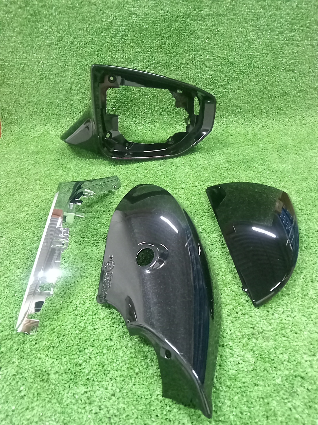Крышка зеркала заднего вида правая LEXUS ES300H AXZH10 8791A-50830-C1 1 ракурс
