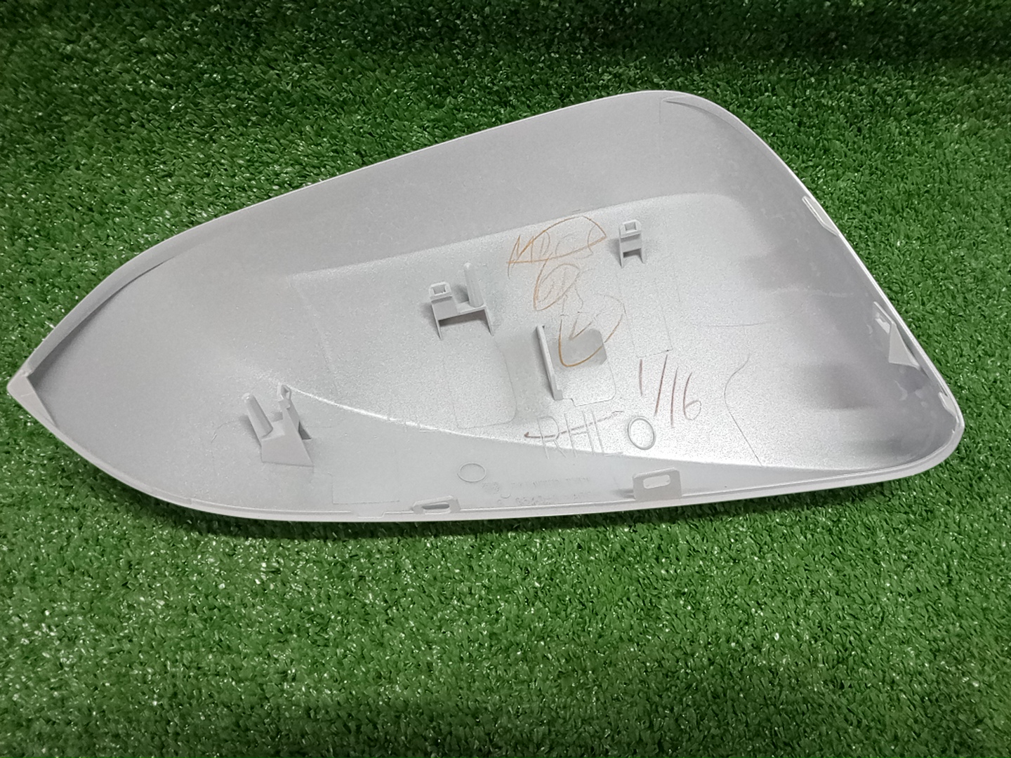 Крышка зеркала заднего вида левая LEXUS NX300H AYZ10 87945-48070-A0 2 ракурс