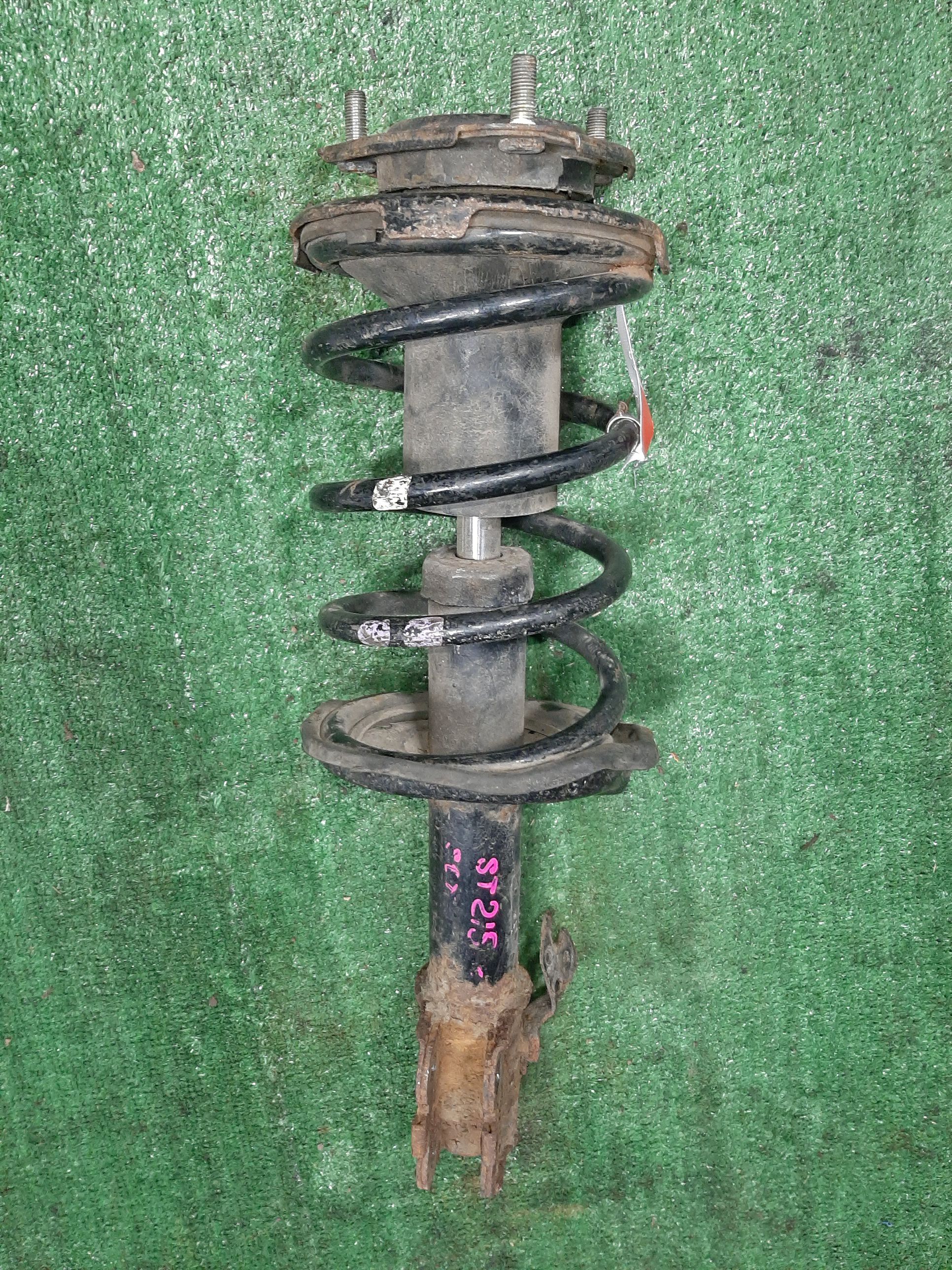 Стойка правая передняя TOYOTA CALDINA, CARINA, CORONA PREMIO ST215W, ST215G, ST215, CT216, CT211, CT210, CT215 3S-GTE, 3S-FE, 3S-GE, 3C-TE, 2C-T 1 ракурс