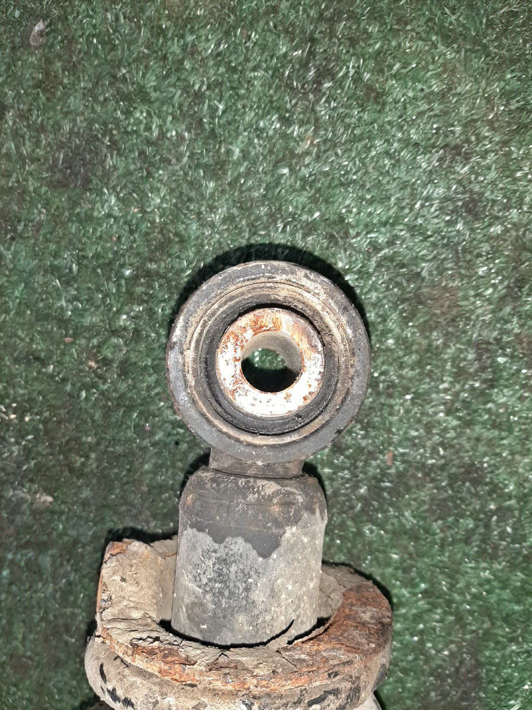 Стойка левая задняя TOYOTA COROLLA FIELDER, COROLLA  AXIO ZRE144G, NZE144G, NZE144, ZRE144 2ZR-FAE, 2ZR-FE, 1NZ-FE 3 ракурс