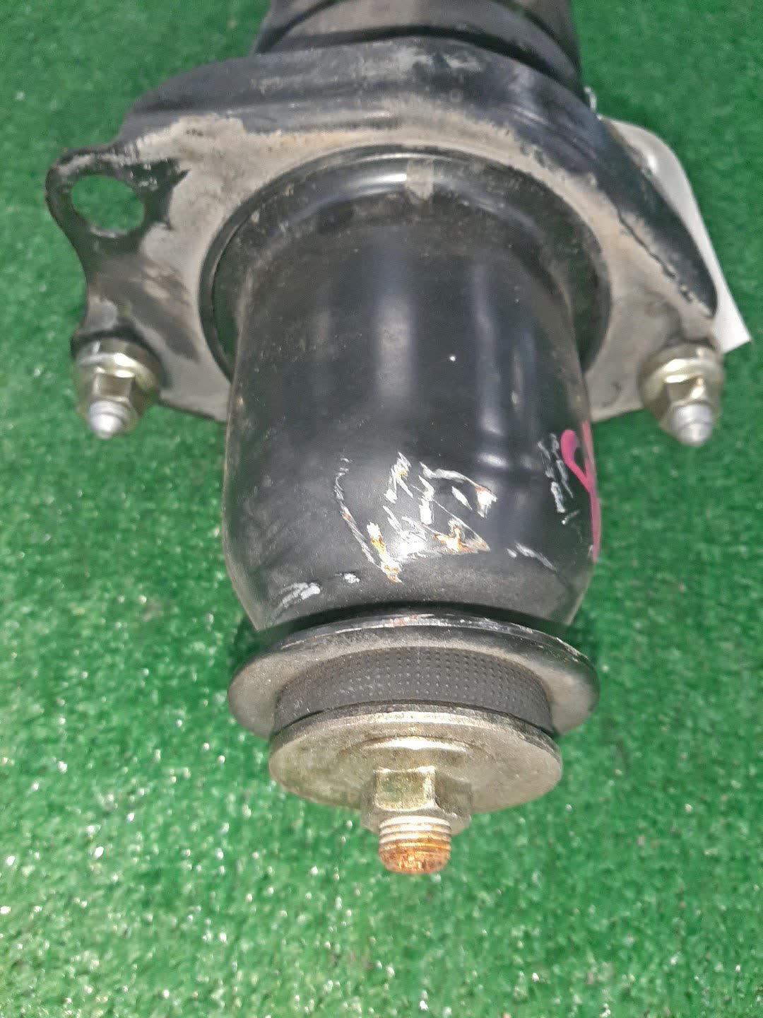 Стойка левая задняя TOYOTA COROLLA, OPA, PREMIO, COROLLA SPACIO, VISTA, ALLION, COROLLA FIELDER, ALLEX, COROLLA RUNX, SIENTA, WILL VS, VISTA ARDEO, COROLLA  AXIO NZE121, NZE120, NZE141, ZZE122, CE121, ZZE123, ACT10, ZCT10, ZZT240, NZT240, AZT240, NZE