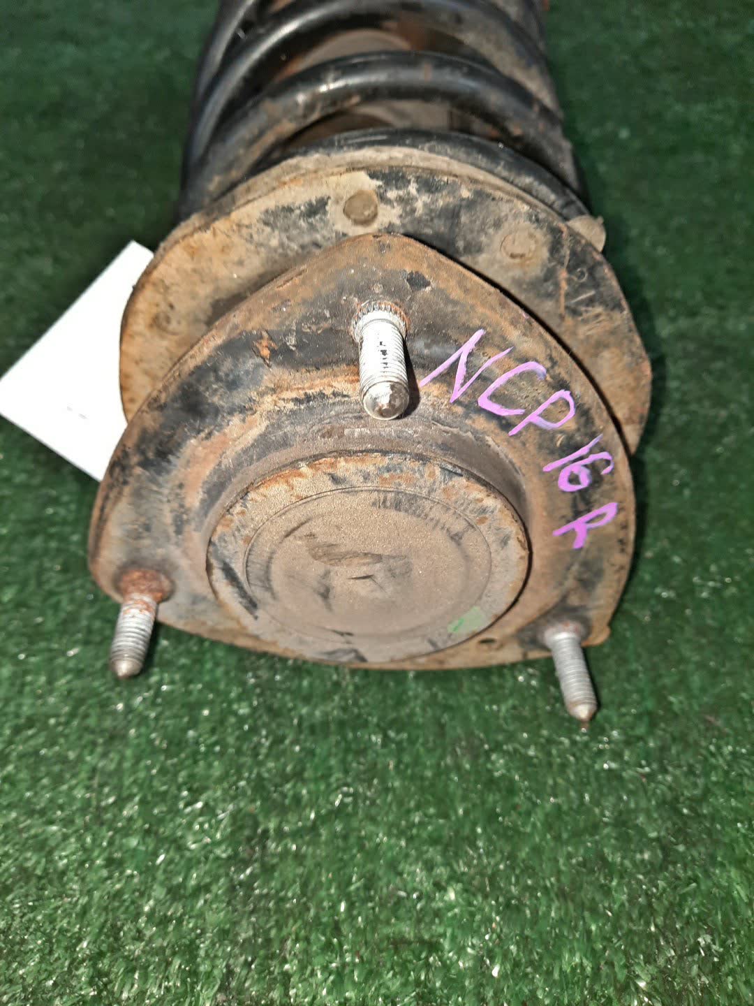 Стойка правая передняя TOYOTA FUNCARGO, IST, PLATZ, RAUM, VITZ, PROBOX, BB, PORTE, SUCCEED, WILL CYPHA NCP25, NCP65, NCP16, NCZ25, NCP15, NCP55V, NCP59G, NCP35, NNP15, NCP75 1NZ-FE, 2NZ-FE 2 ракурс